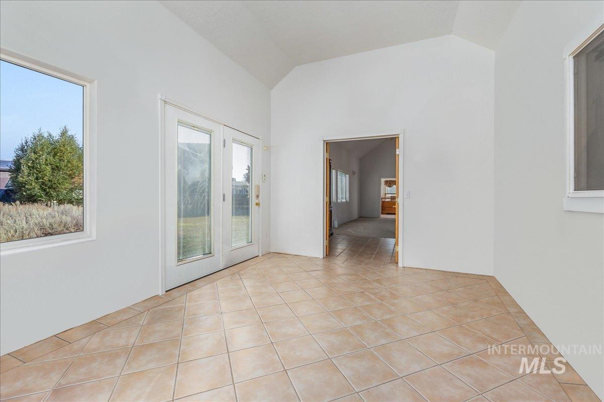13159 Cameron Dr. Property Photo 15