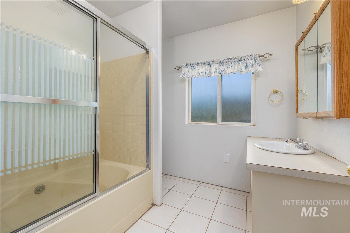 13159 Cameron Dr. Property Photo 28