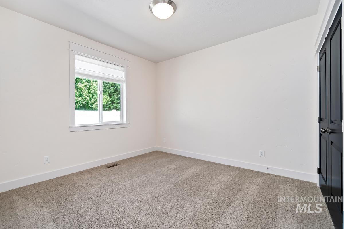 2434 N Betula Ave Property Photo 16