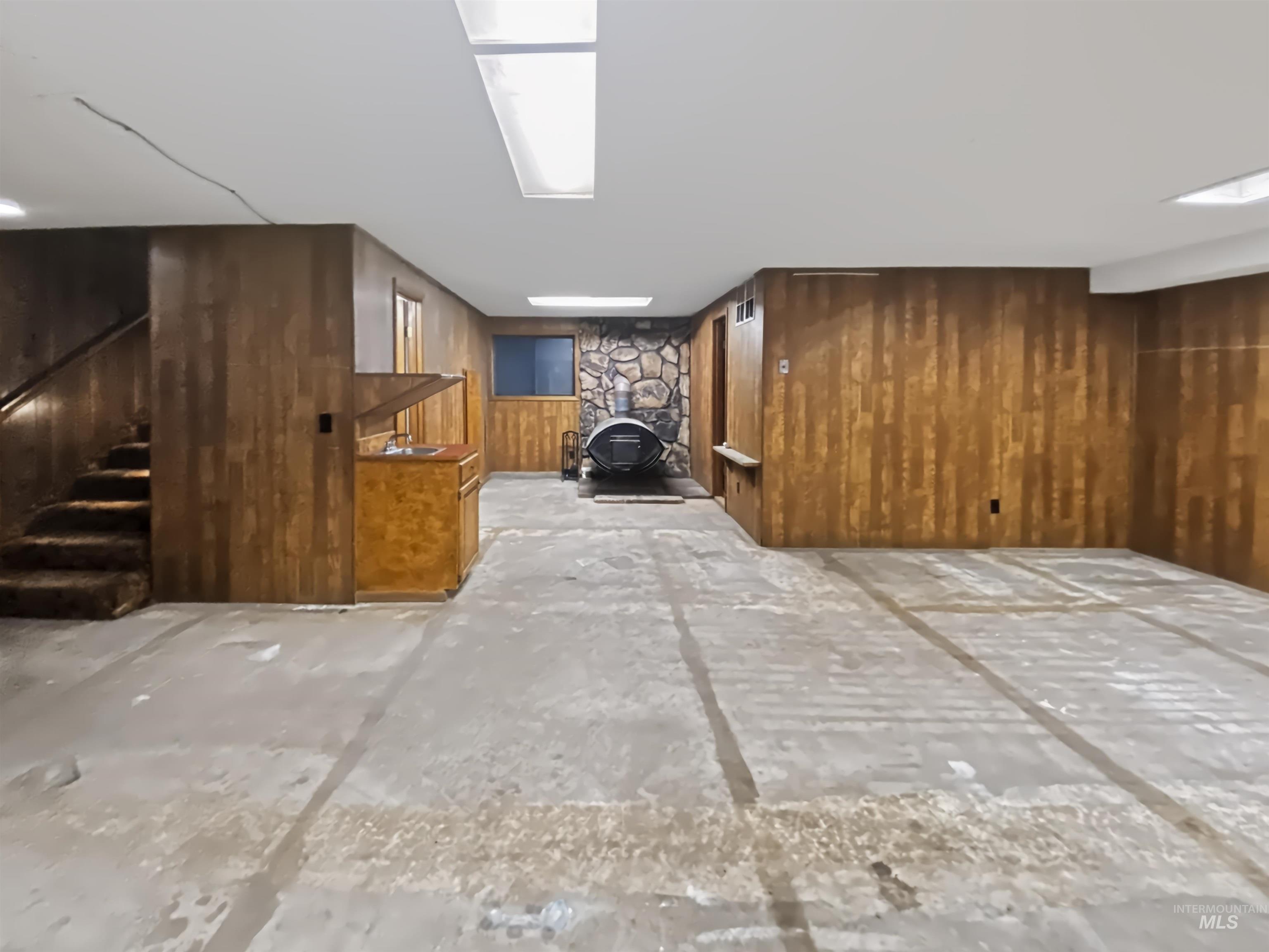 140 Florence Street Property Photo 36