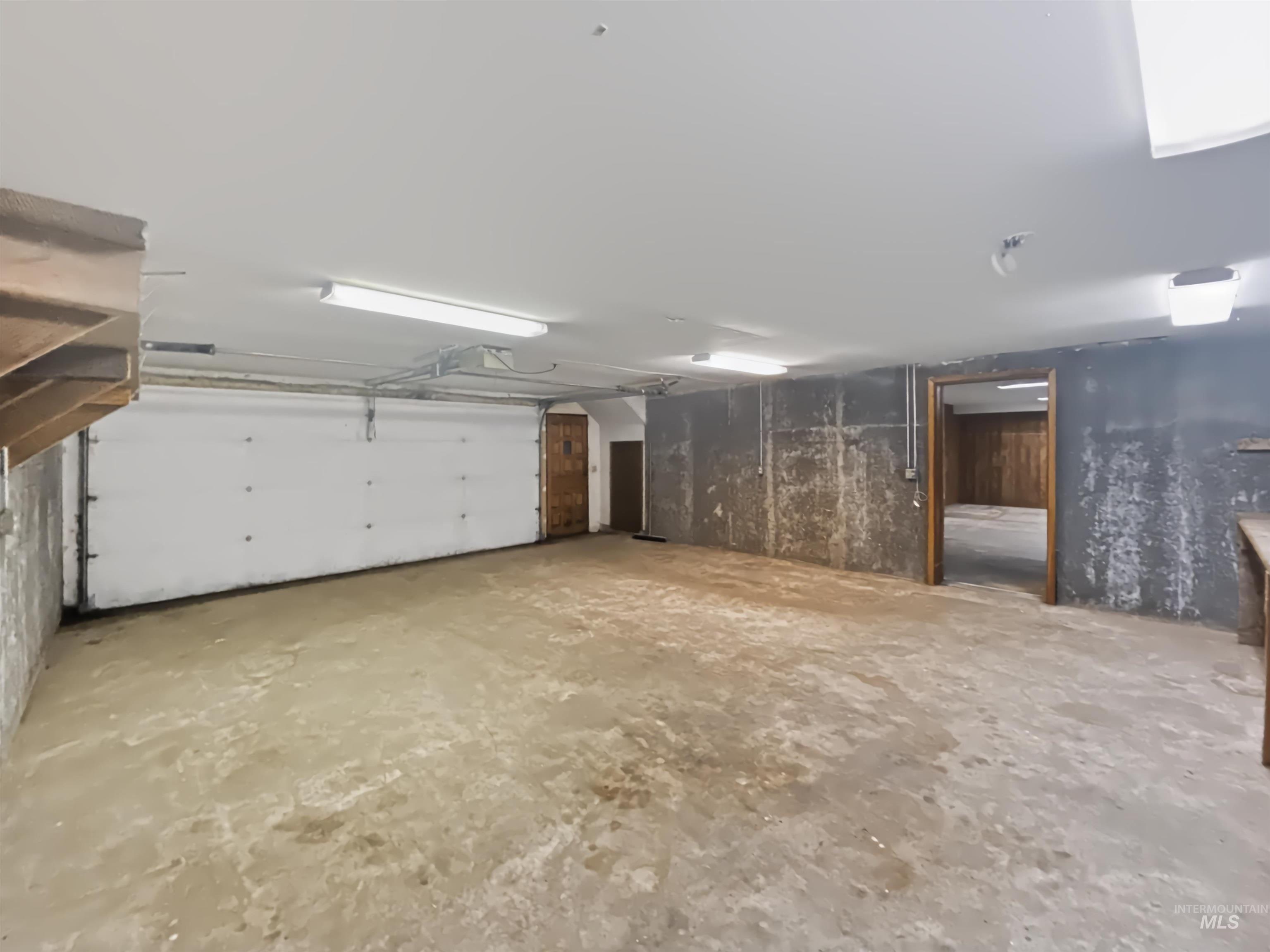 140 Florence Street Property Photo 42