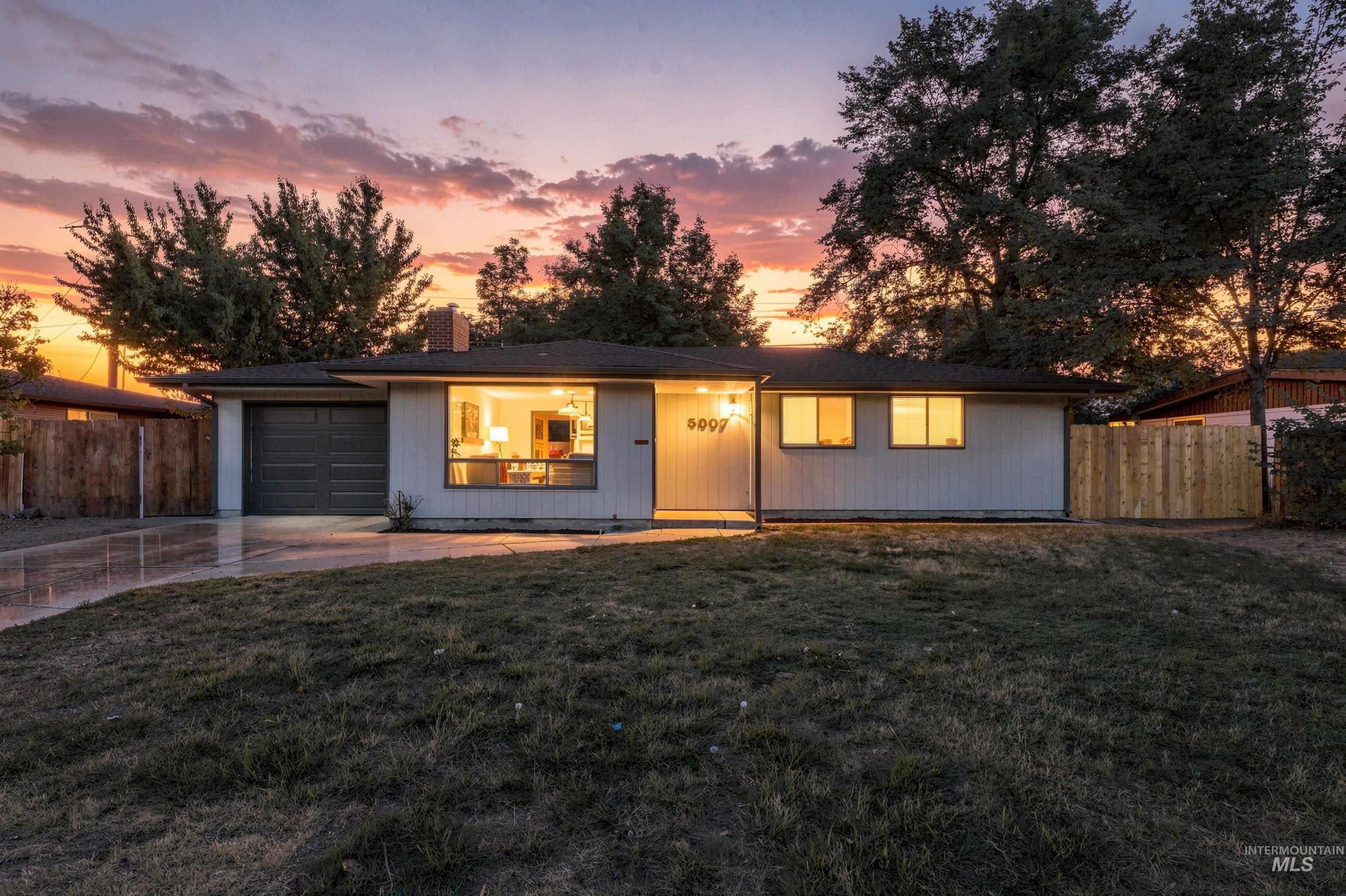 5807 W Grunder Dr Property Photo 1