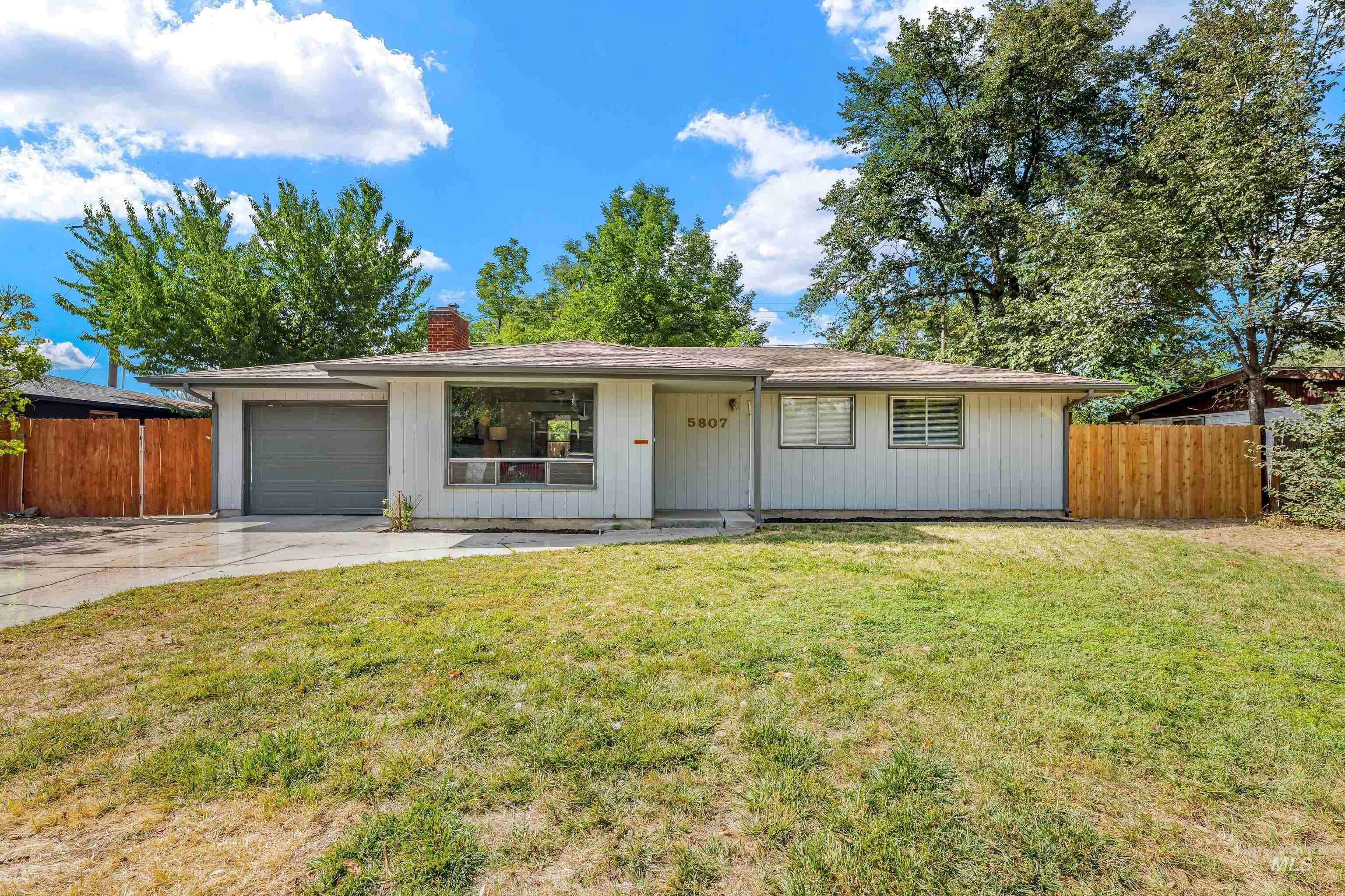 5807 W Grunder Dr Property Photo 1