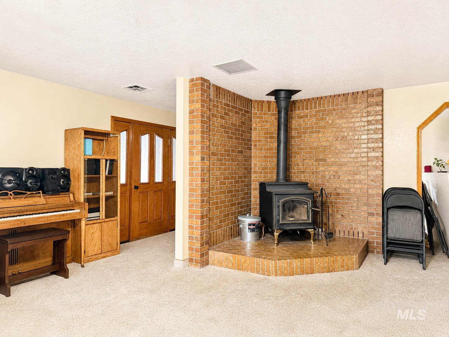 376 S 1100 E Property Photo 5