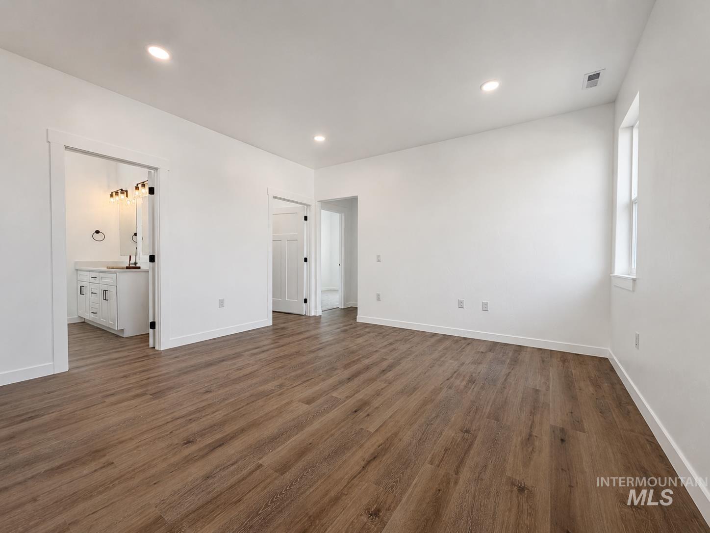 1103 Edington Ave Property Photo 10