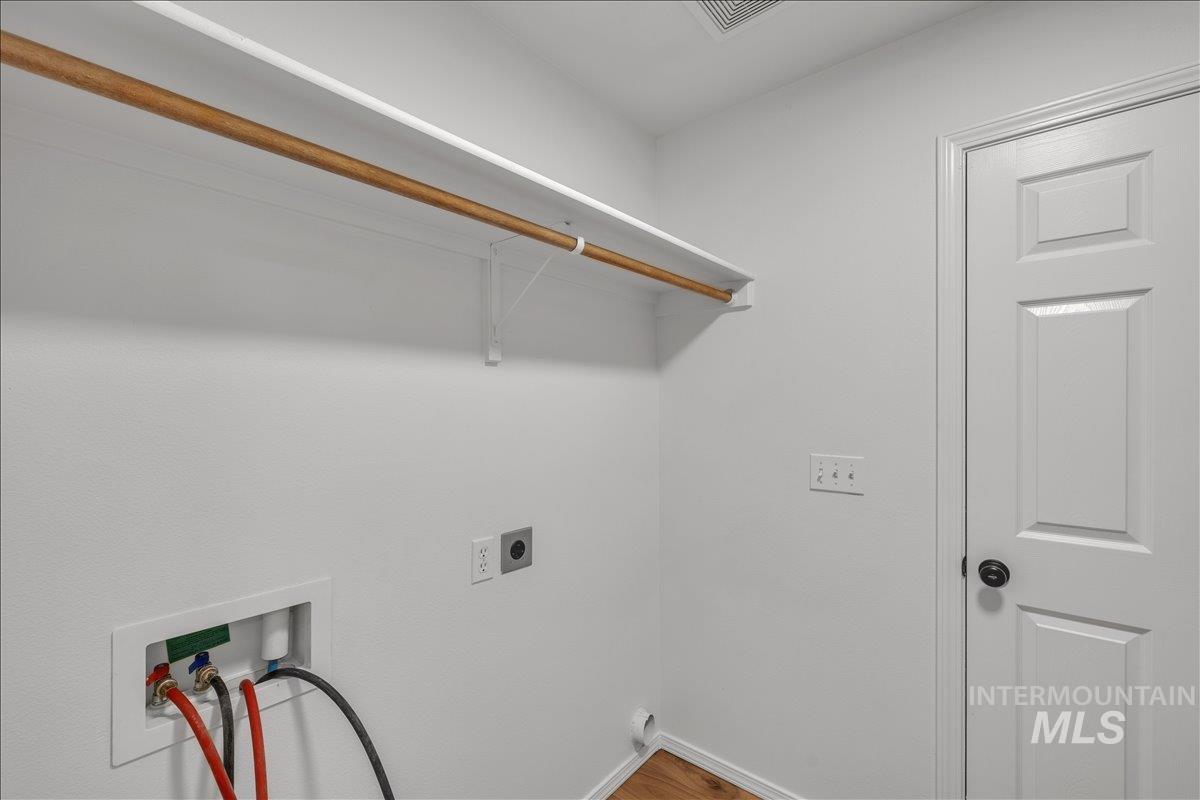 77 N Jefferson Property Photo 15