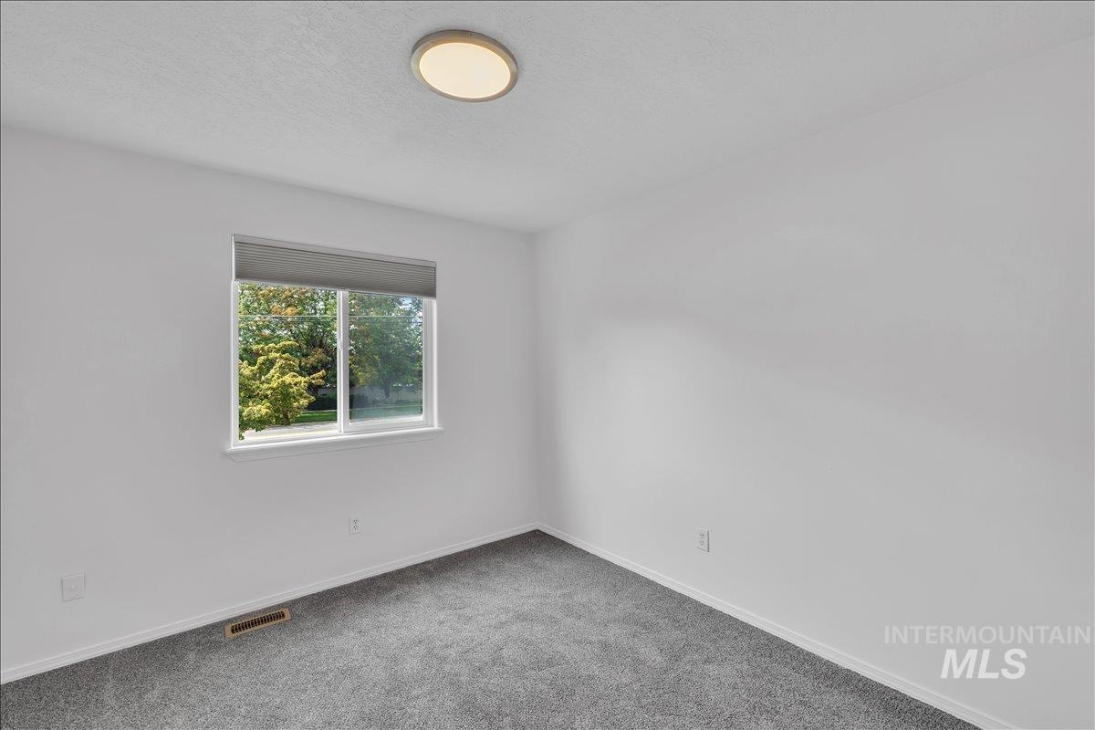 77 N Jefferson Property Photo 32