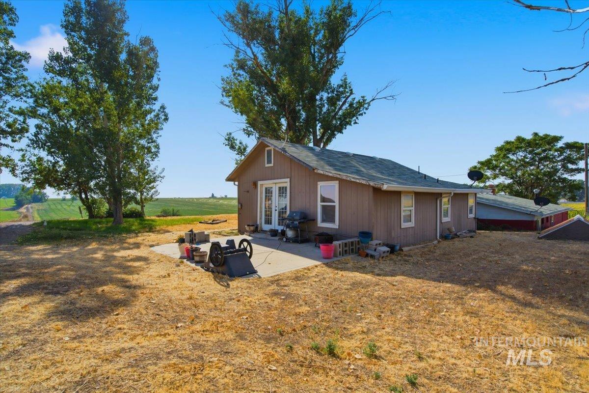 3929-3927 Homestead Rd Property Photo 2