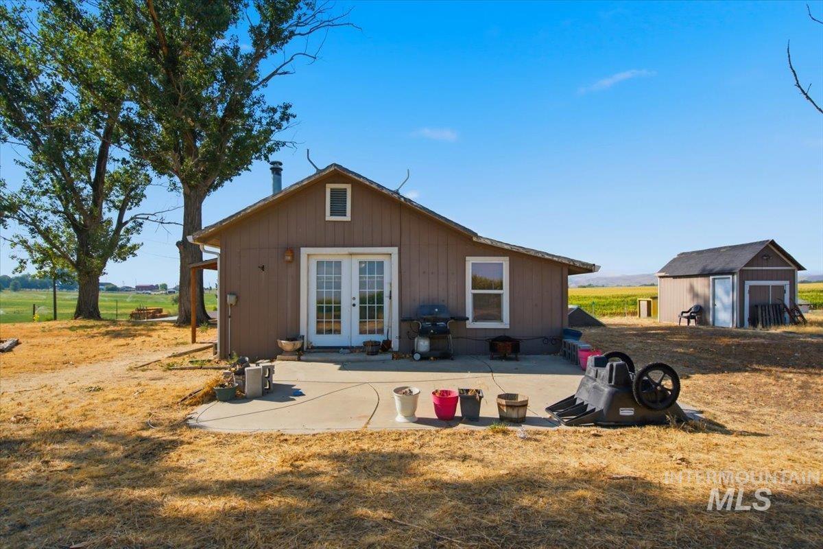3929-3927 Homestead Rd Property Photo 17