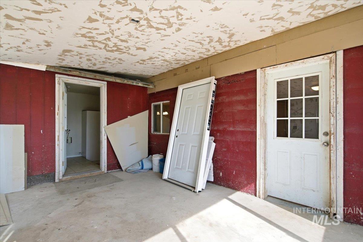 3929-3927 Homestead Rd Property Photo 25