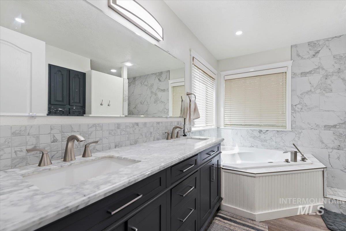 14079 W Hartford Drive Property Photo 18
