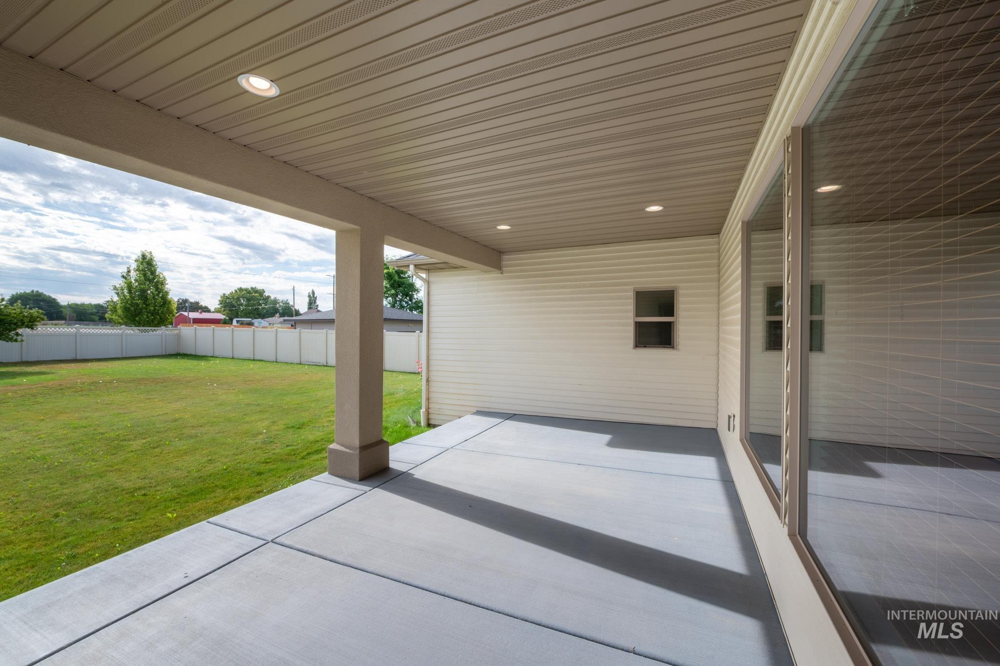 520 Sun Terrance Drive Property Photo 45