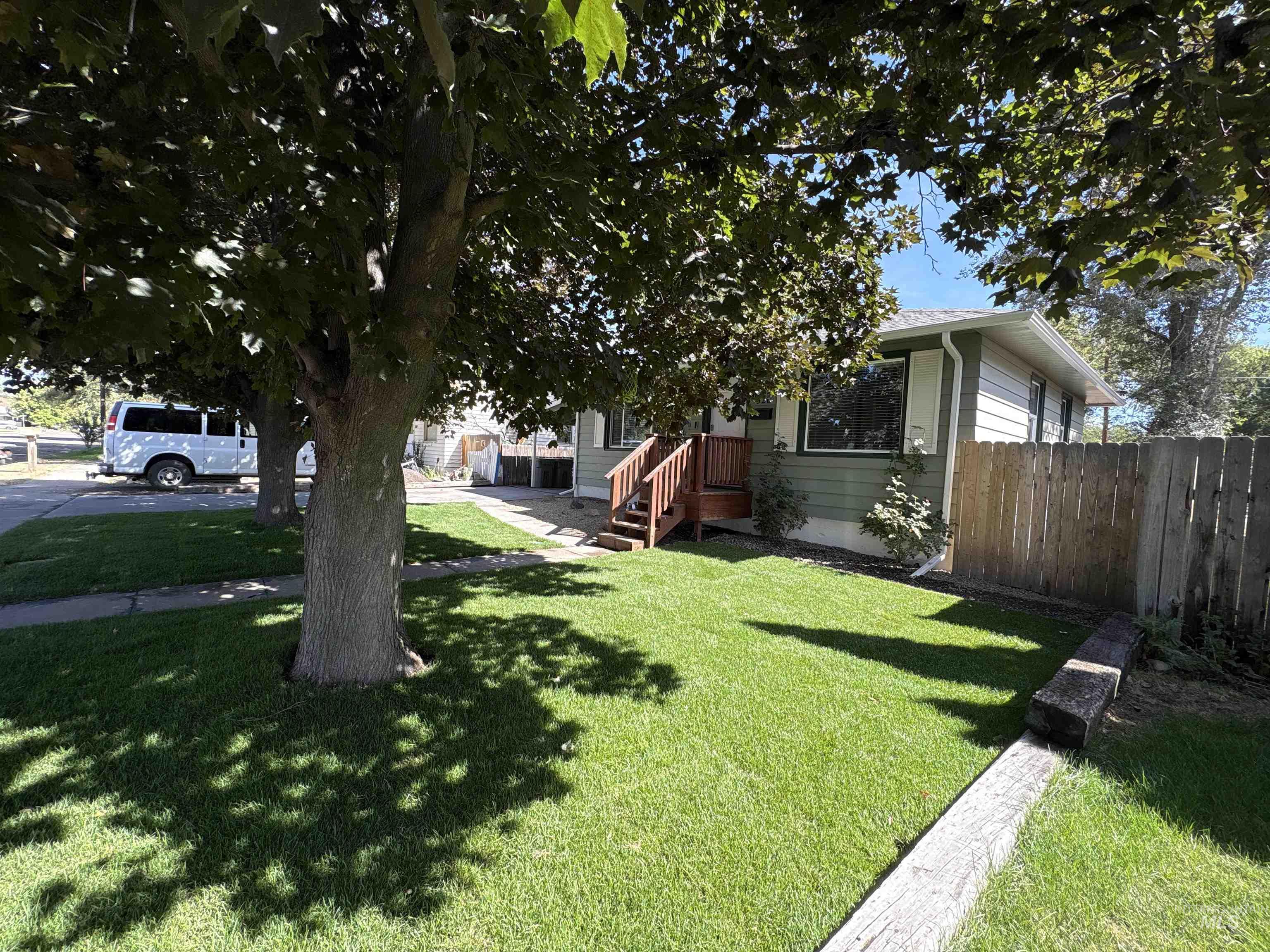 520 S 3rd E Property Photo 3