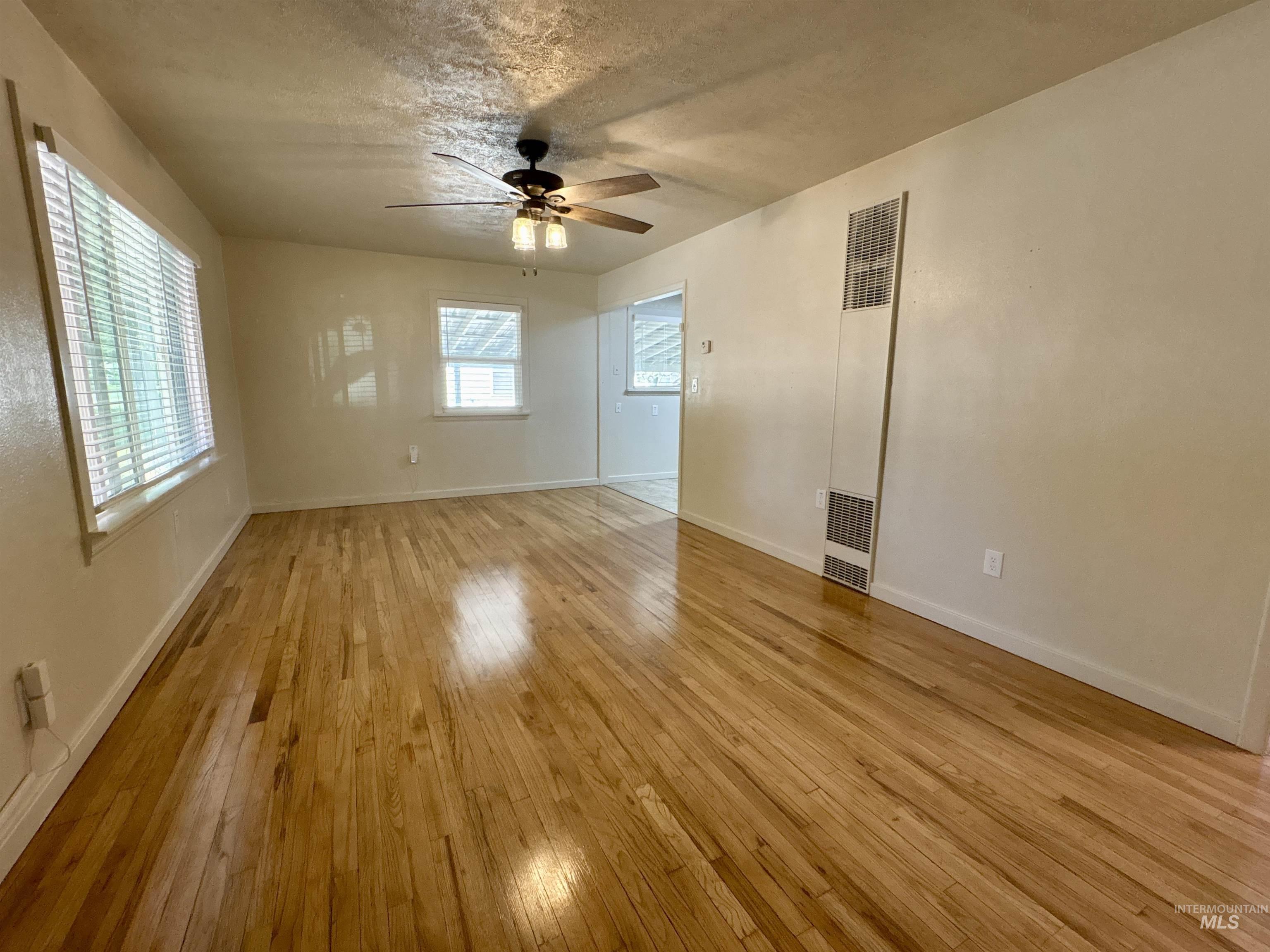 520 S 3rd E Property Photo 9