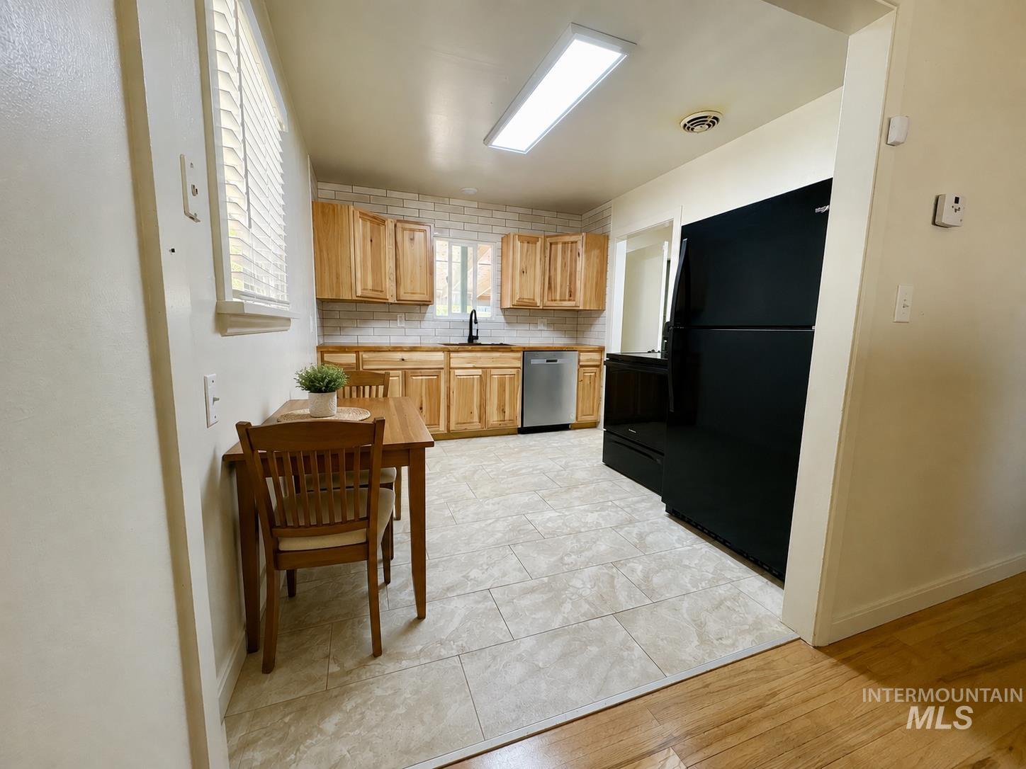 520 S 3rd E Property Photo 13