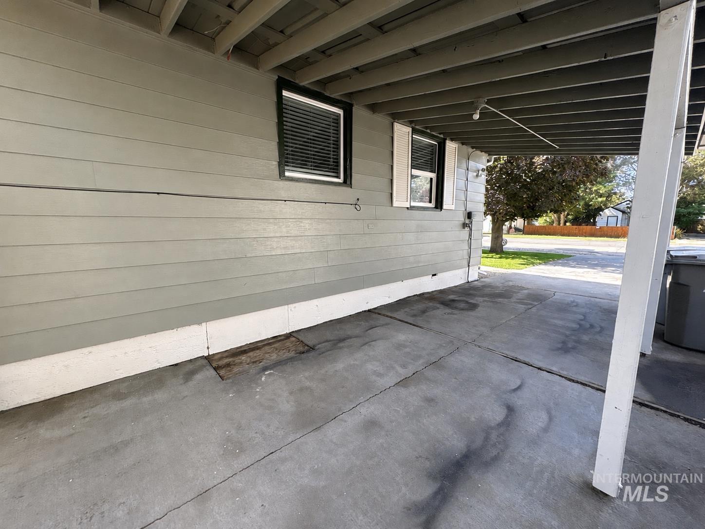 520 S 3rd E Property Photo 37