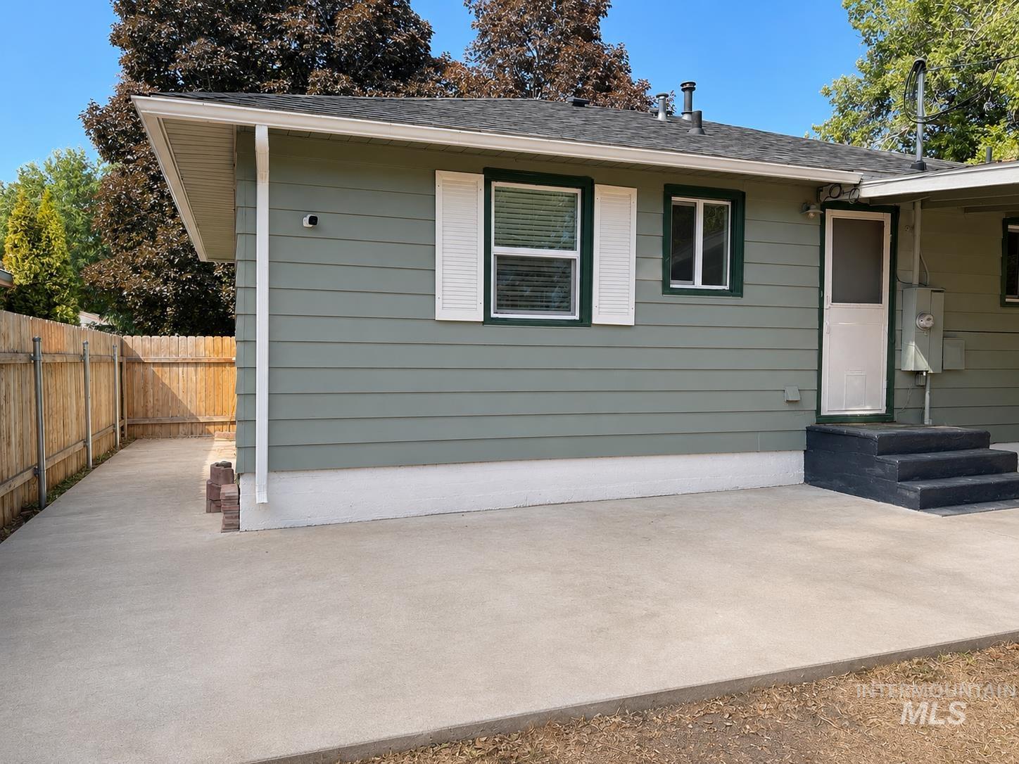 520 S 3rd E Property Photo 42