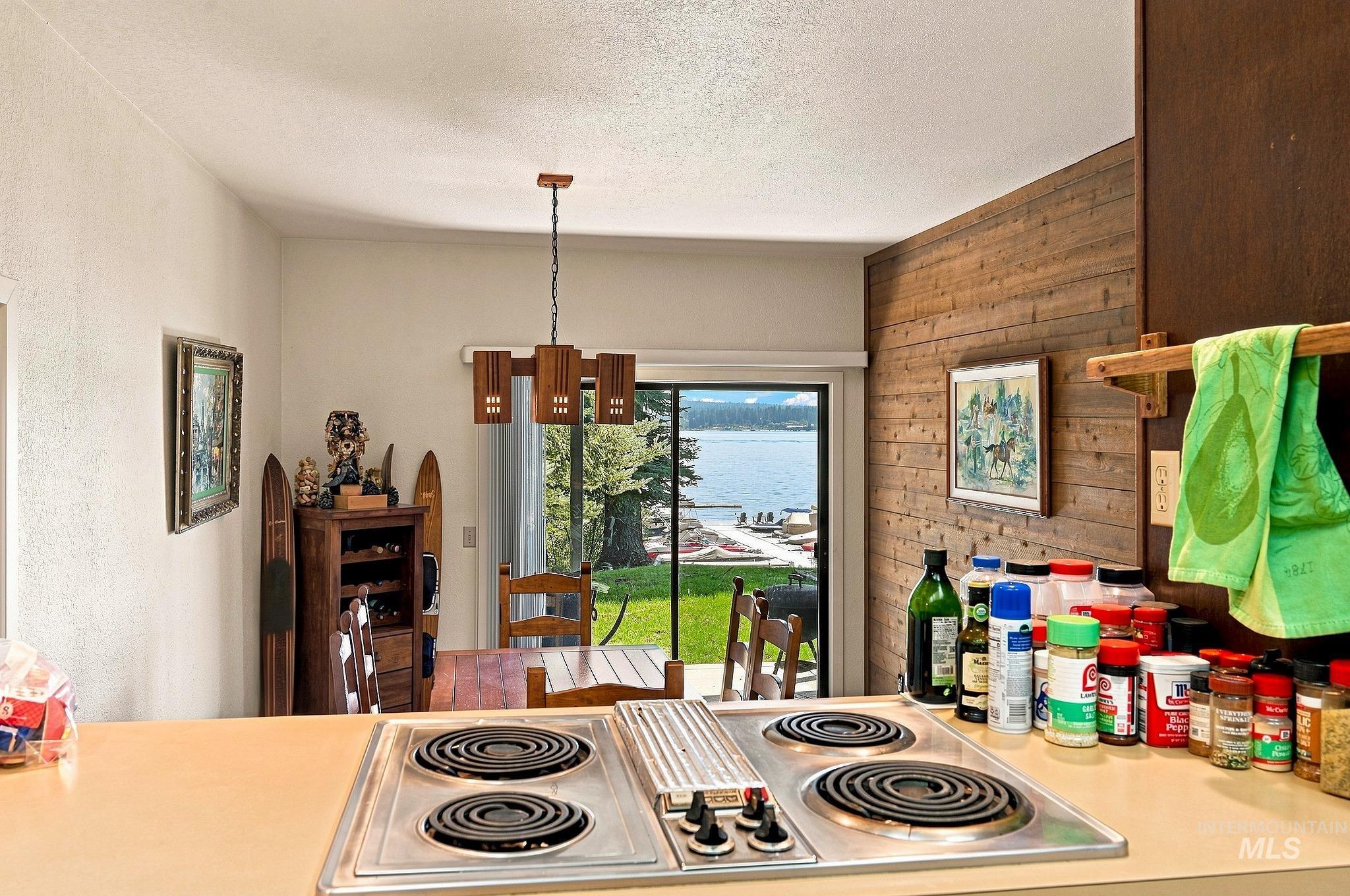 1552 Warren Wagon Road Property Photo 13