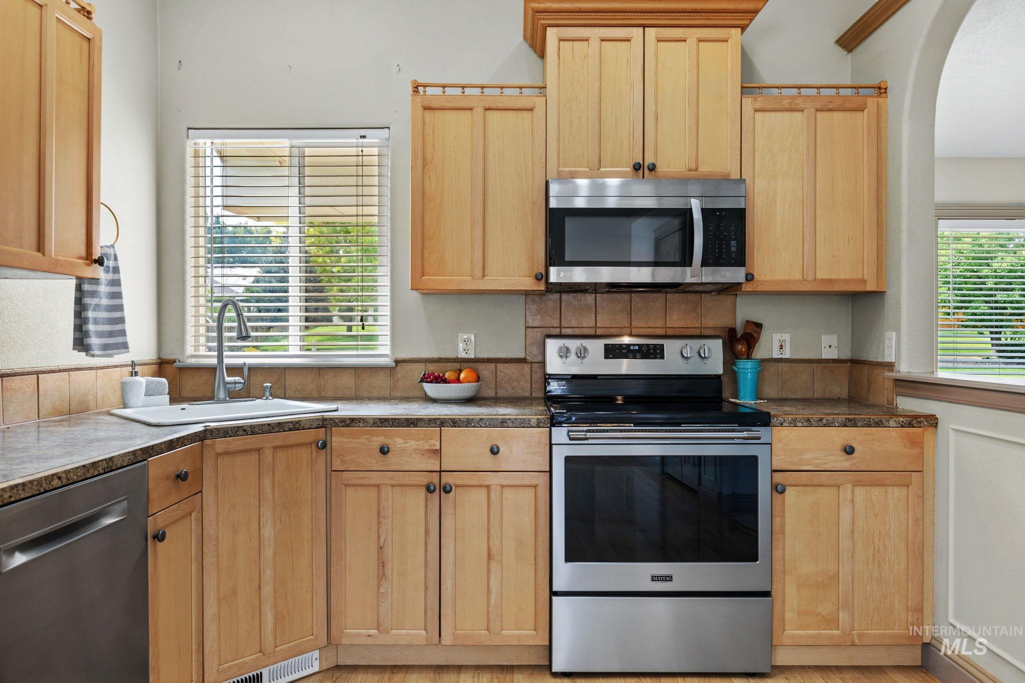 2086 Shelley Dr. Property Photo 14