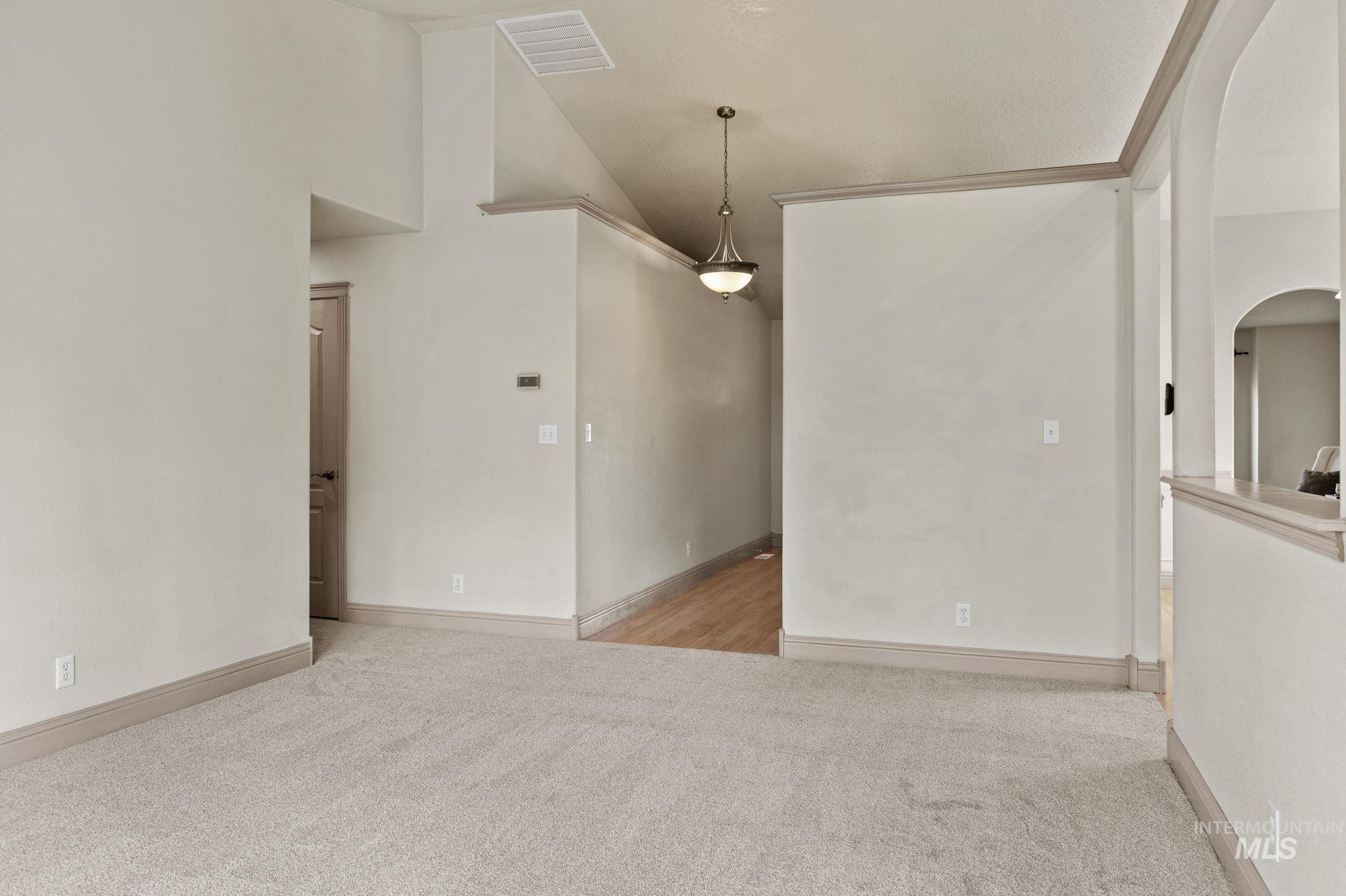 2086 Shelley Dr. Property Photo 17