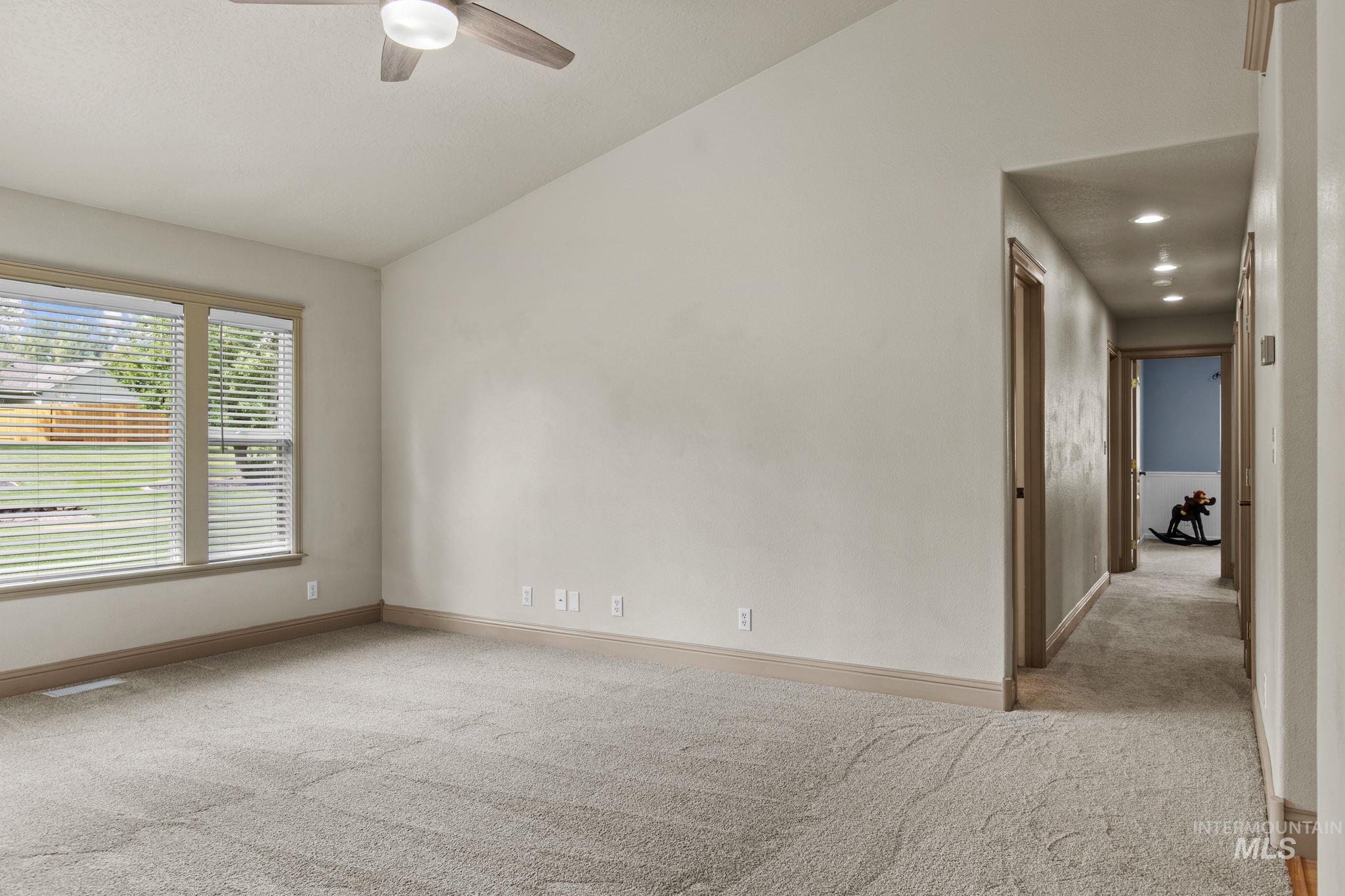 2086 Shelley Dr. Property Photo 18
