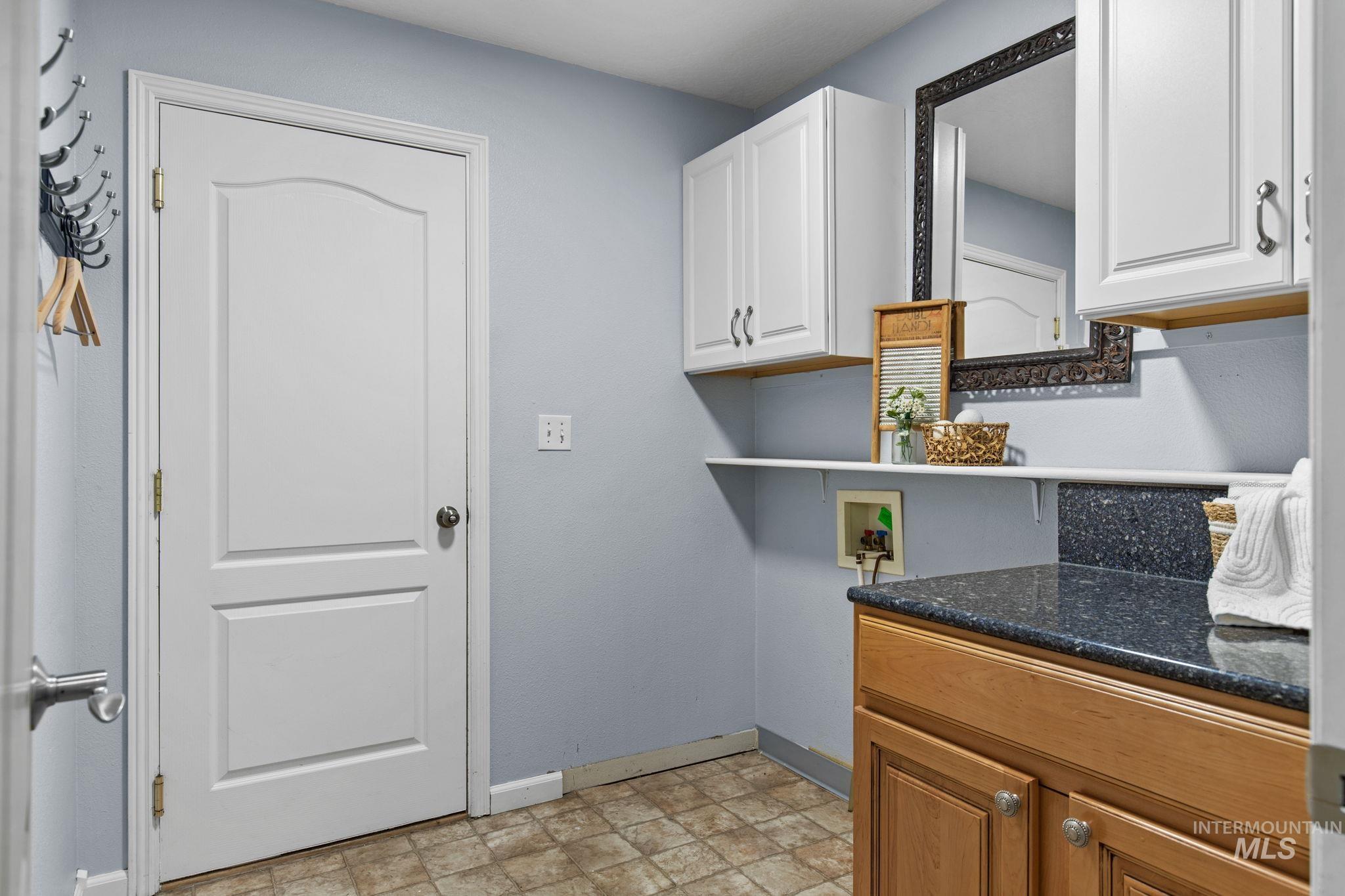 2086 Shelley Dr. Property Photo 19