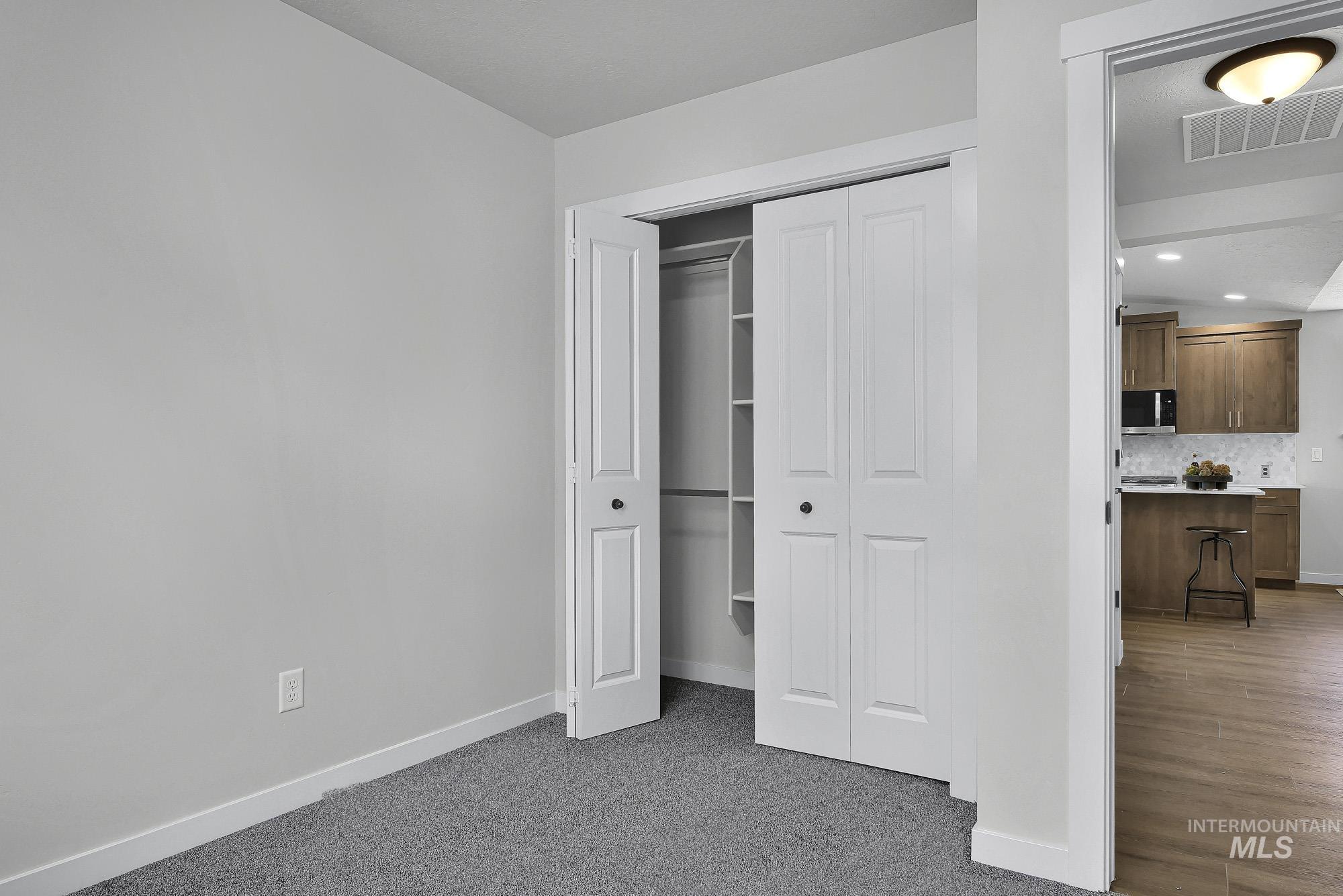 1335 W Jasper St Property Photo 17