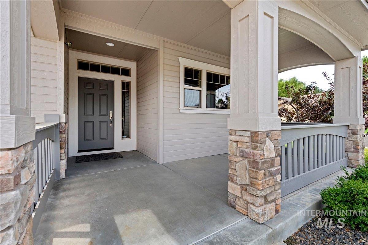 319 S Burgundy Way Property Photo 7