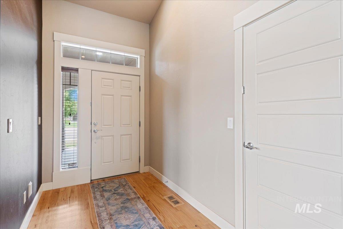 319 S Burgundy Way Property Photo 8