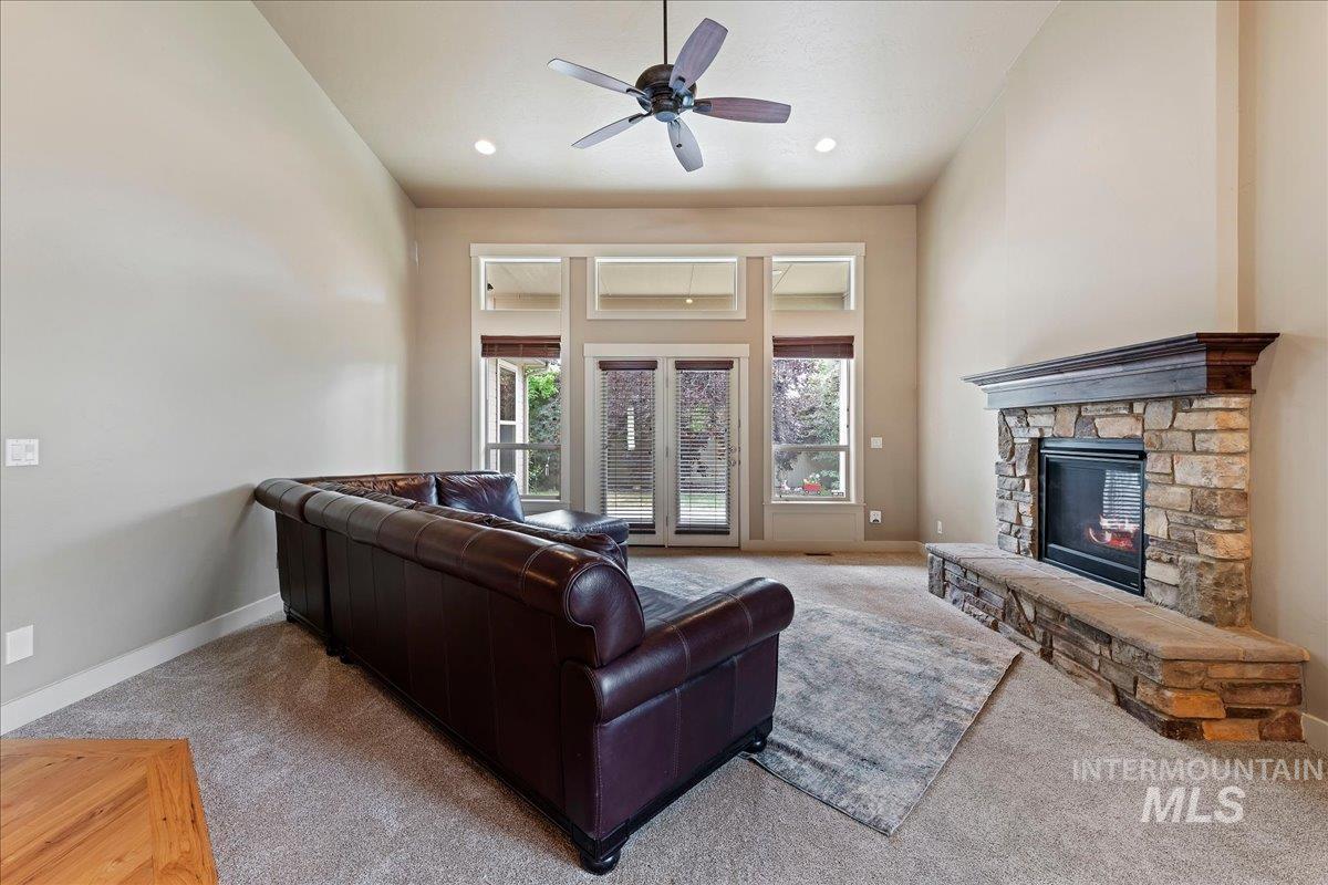 319 S Burgundy Way Property Photo 10