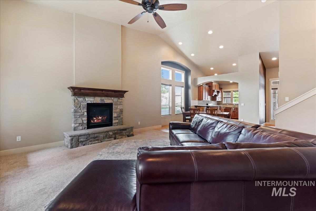 319 S Burgundy Way Property Photo 11