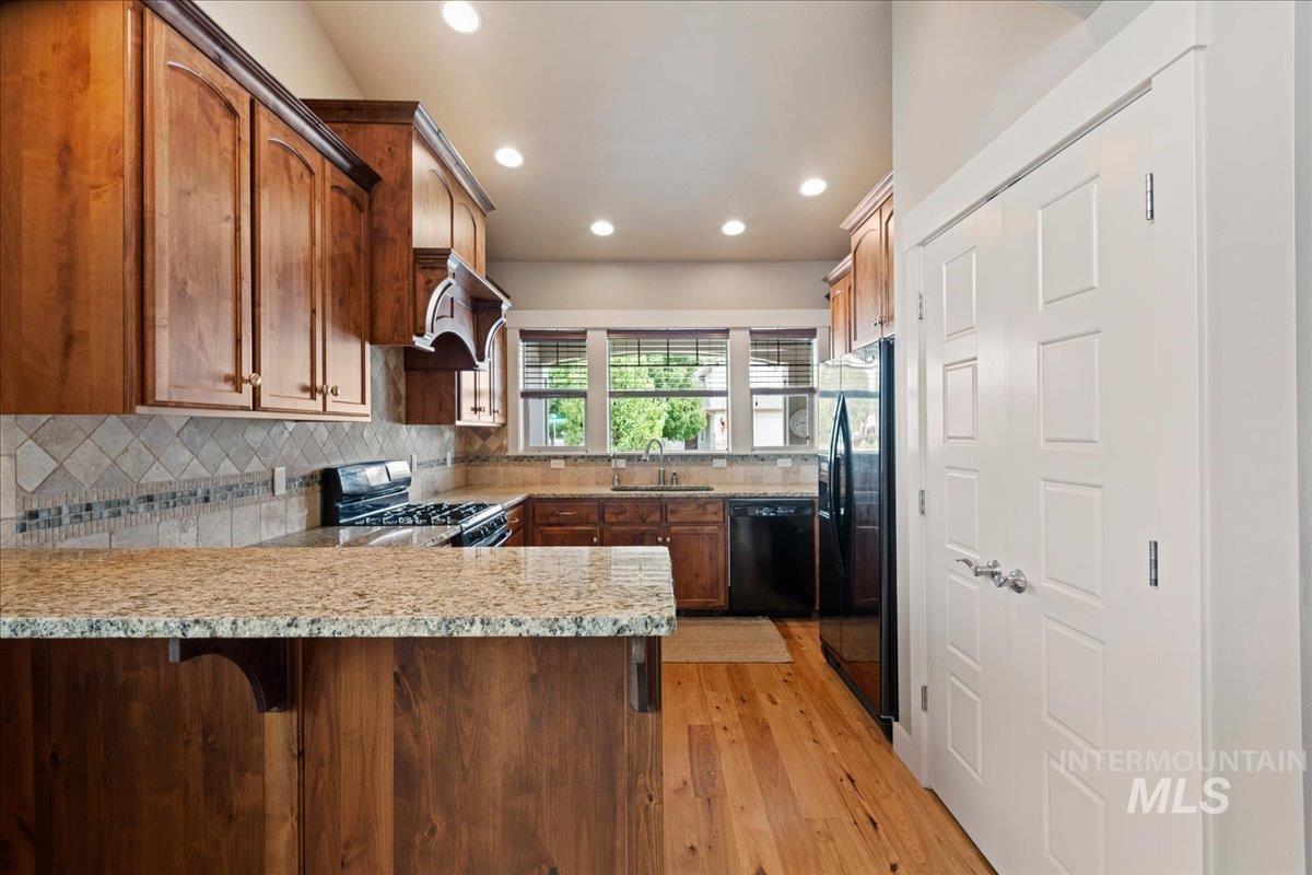 319 S Burgundy Way Property Photo 18