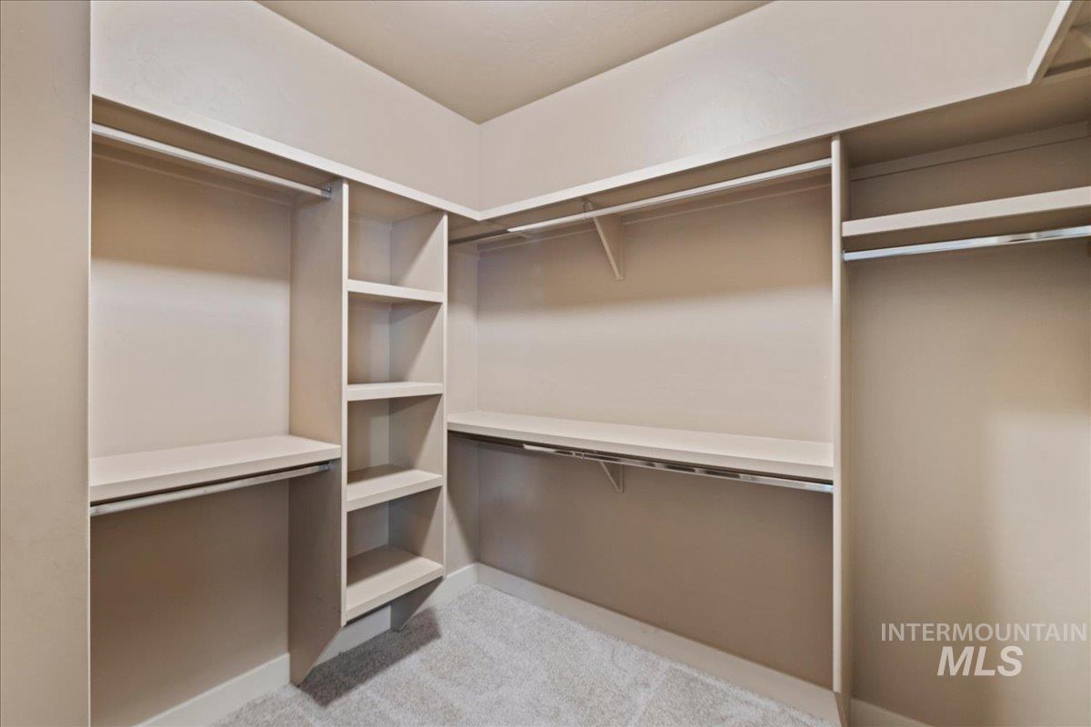 319 S Burgundy Way Property Photo 25