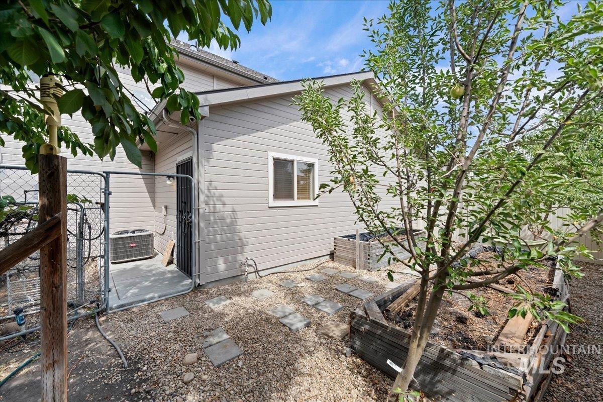 319 S Burgundy Way Property Photo 31