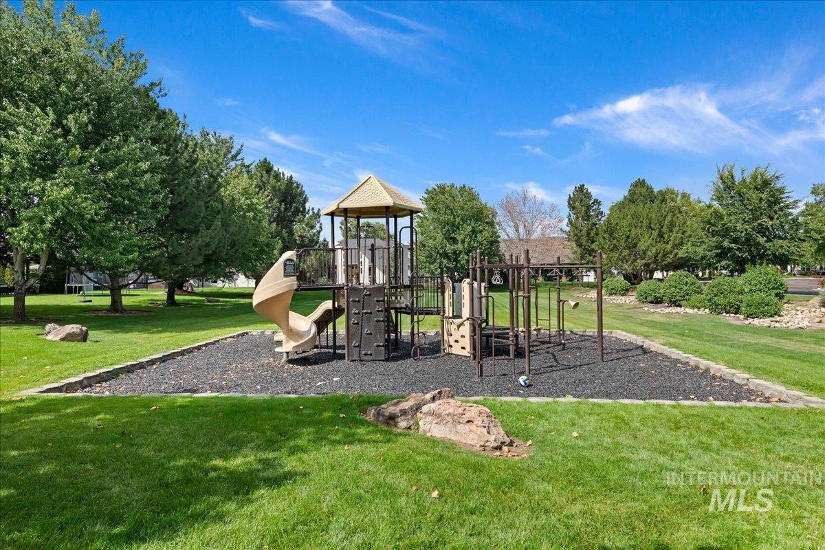 319 S Burgundy Way Property Photo 42
