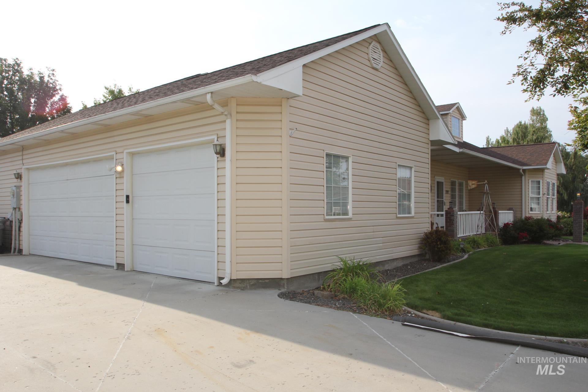 1707 Emerald Ave. Property Photo 2