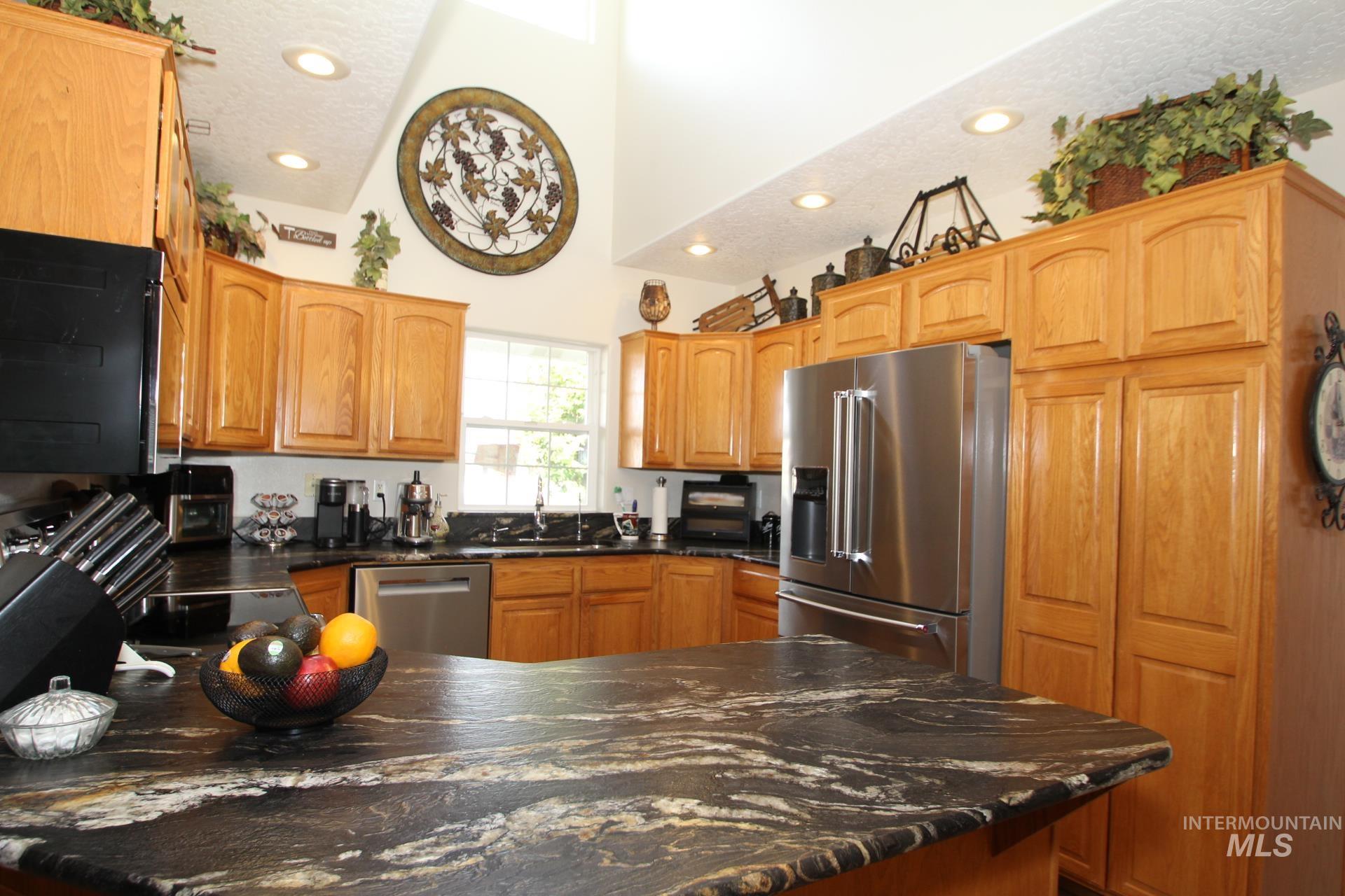 1707 Emerald Ave. Property Photo 7