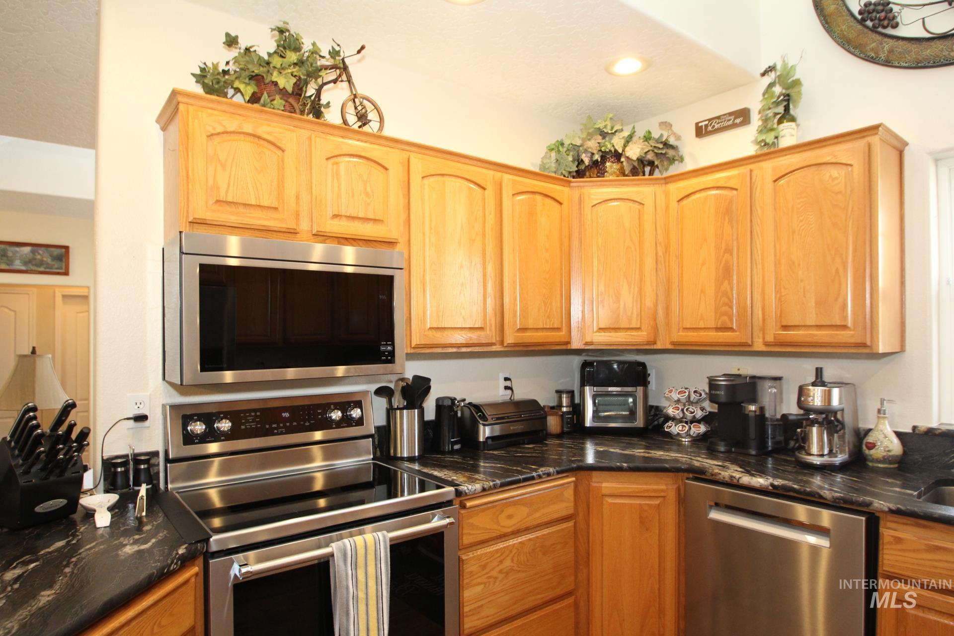1707 Emerald Ave. Property Photo 8