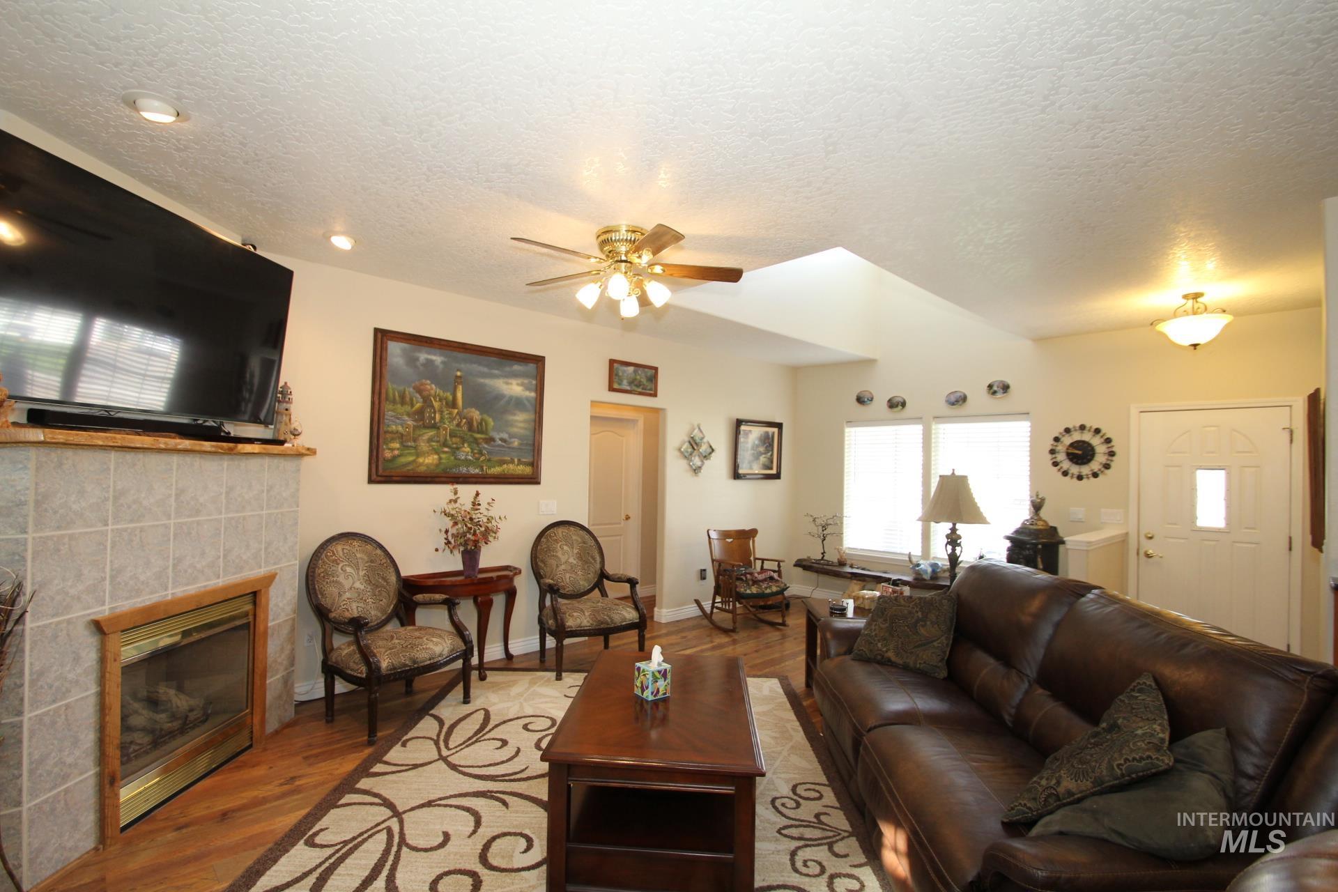 1707 Emerald Ave. Property Photo 10