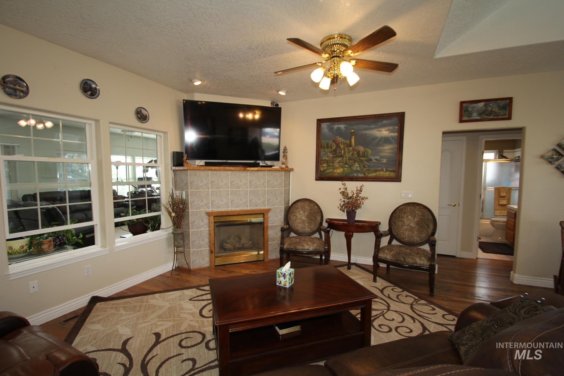 1707 Emerald Ave. Property Photo 11