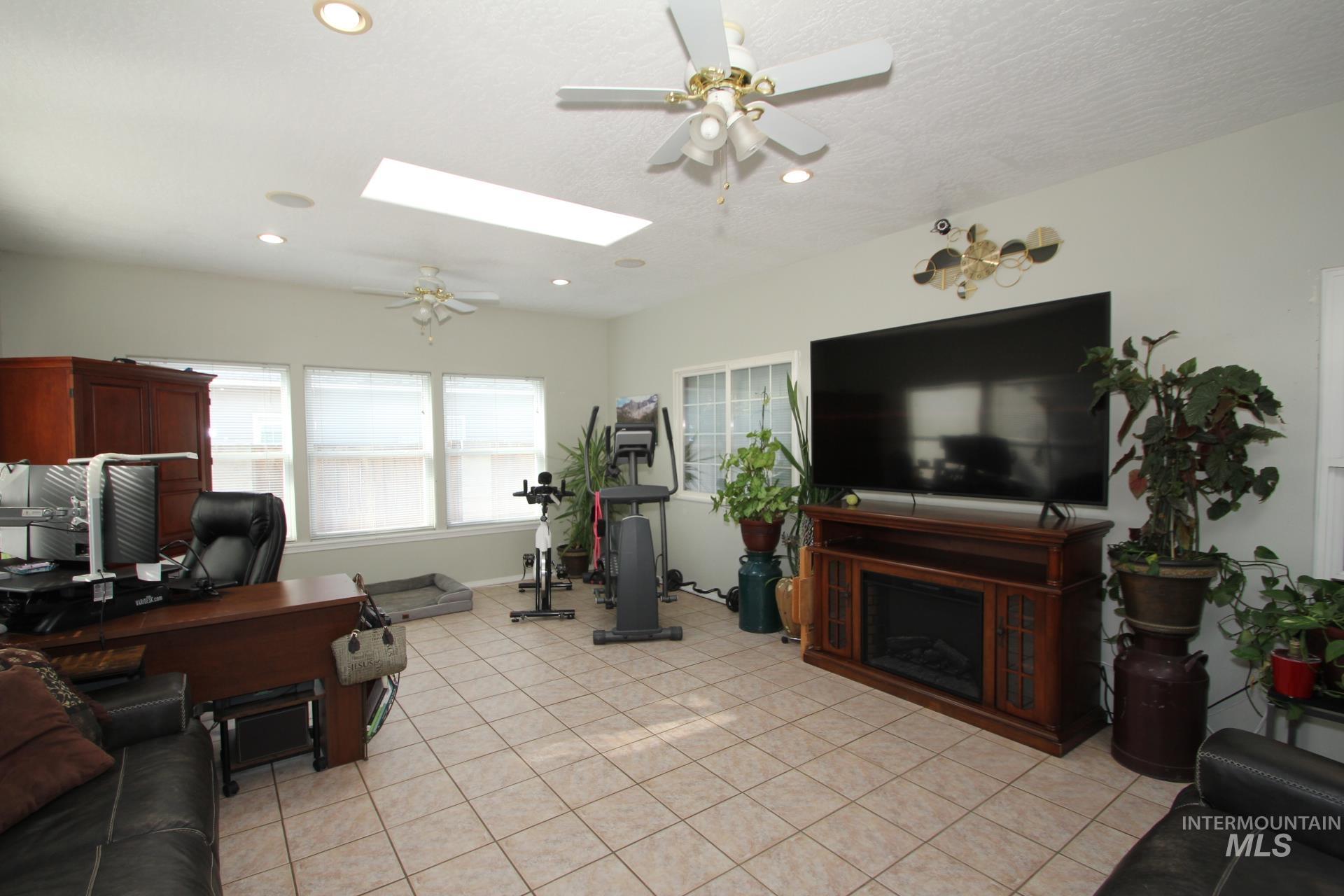 1707 Emerald Ave. Property Photo 28
