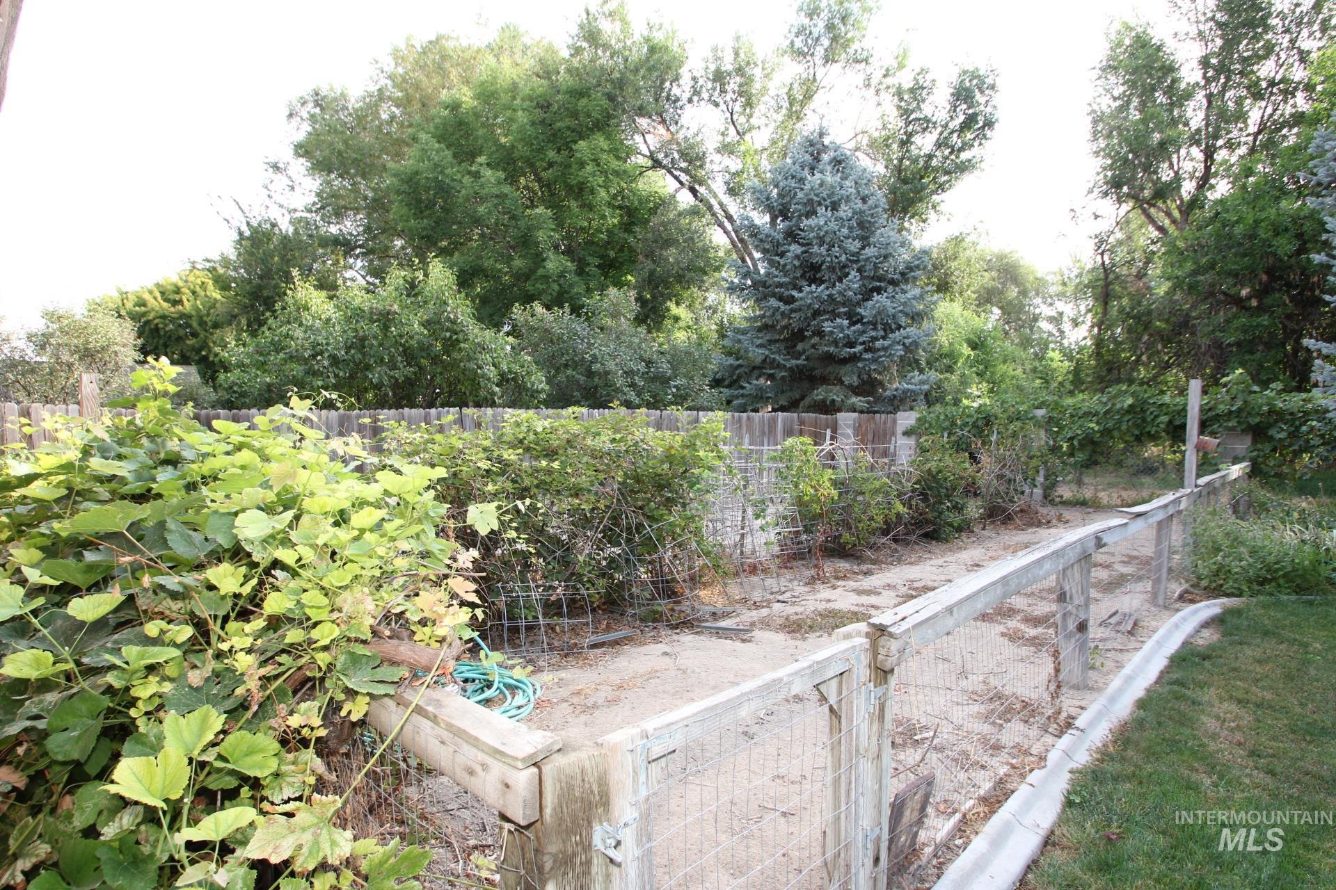 1707 Emerald Ave. Property Photo 38