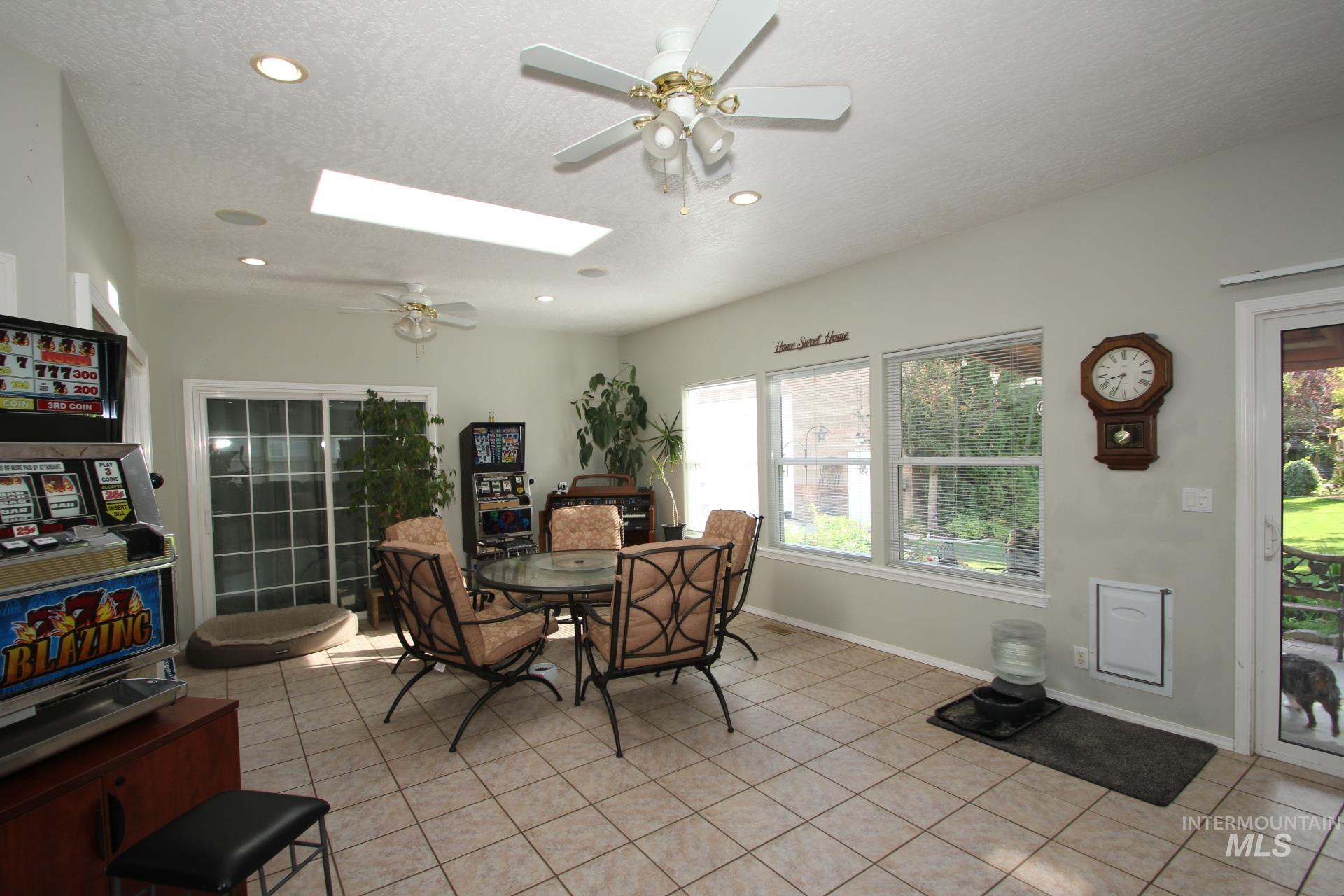 1707 Emerald Ave. Property Photo 47