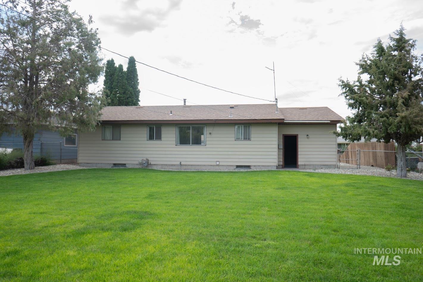 2675 Fairmont Property Photo 2