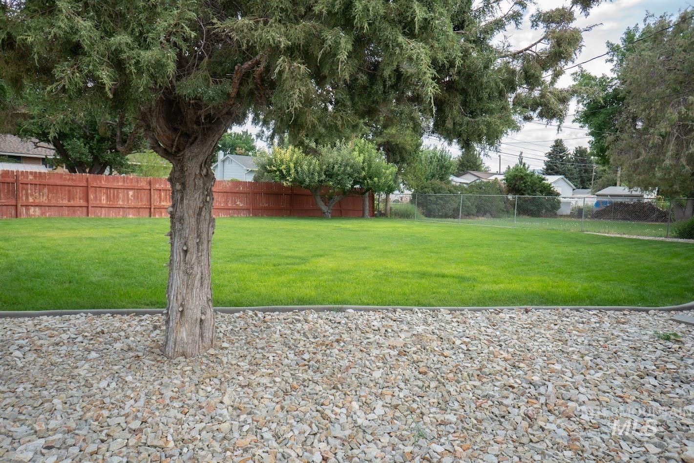 2675 Fairmont Property Photo 4