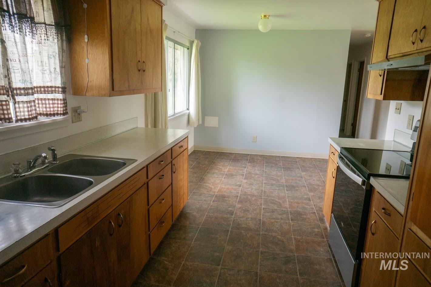 2675 Fairmont Property Photo 10