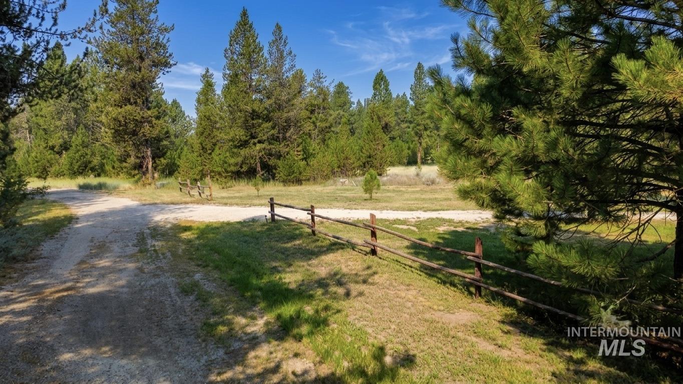 2xx Mineral Dr Property Photo 13
