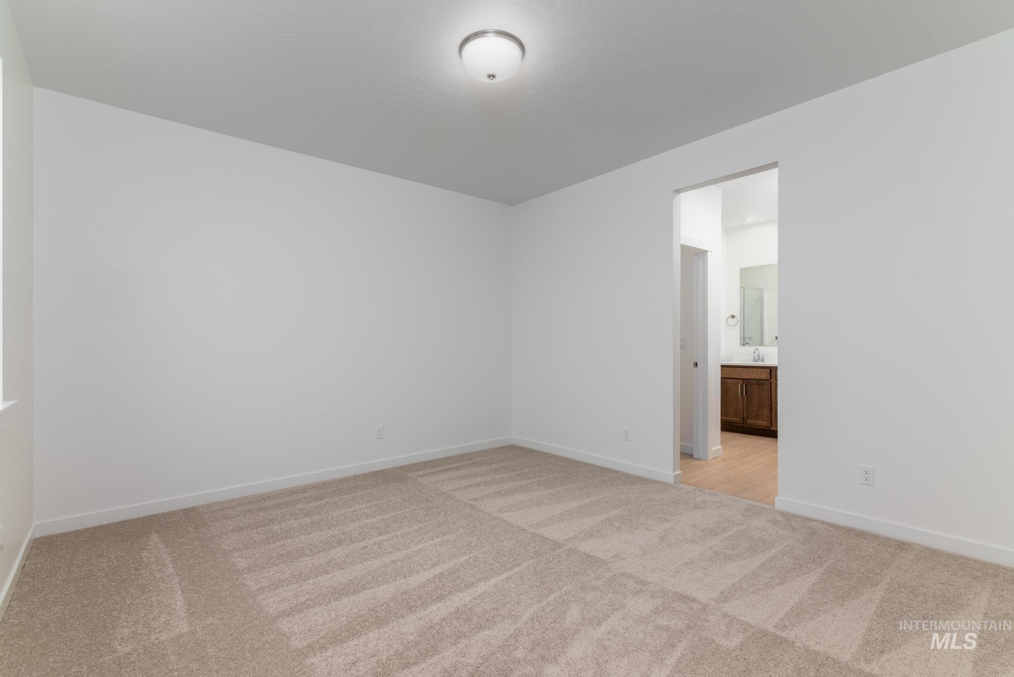 2701 N Morehouse Ave Property Photo 8