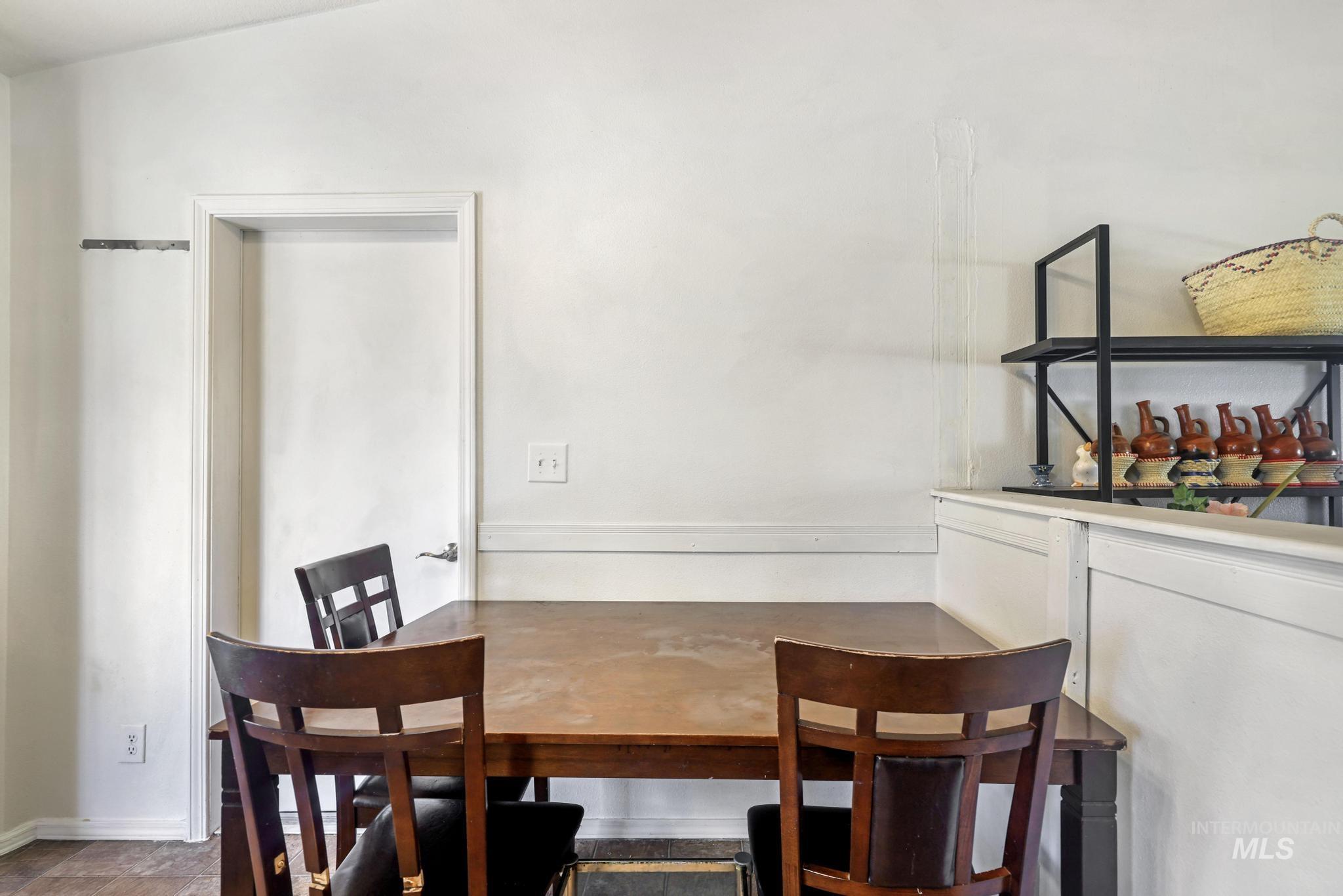 152 Cordova Ave. Property Photo 11