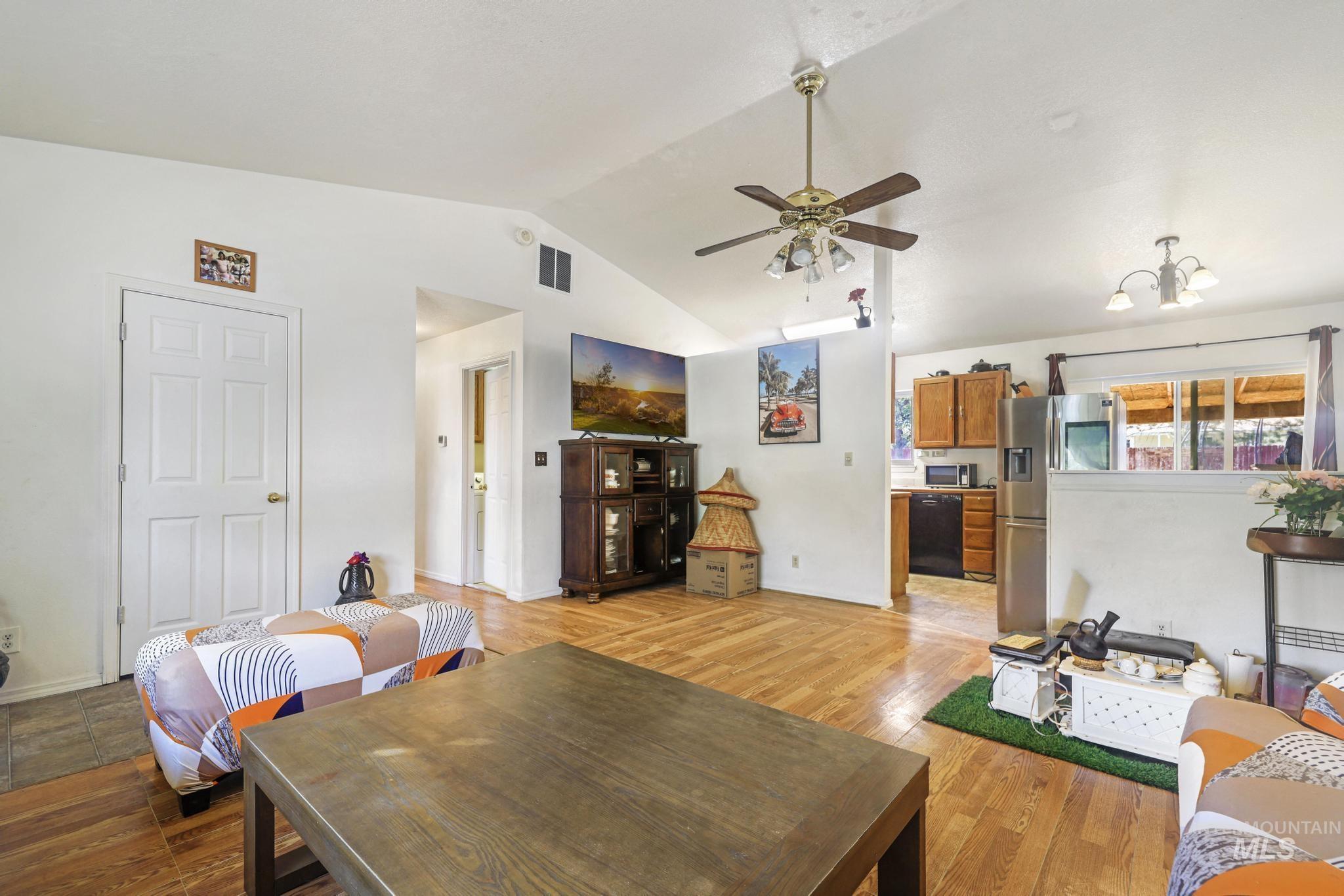 152 Cordova Ave. Property Photo 13